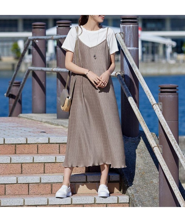 【ティアクラッセ/Tiaclasse】の【2点セット・洗える】変形プリーツキャミワンピース&Tシャツ インテリア・キッズ・メンズ・レディースファッション・服の通販 founy(ファニー) https://founy.com/ ファッション Fashion レディースファッション Fashion for Women ワンピース Dresses キャミソールワンピース Camisole Dresses アクセサリー Fashion Accessories 春 Spring 洗える Machine Washable 秋 Autumn カットソー Cut and Sewn Top カーディガン Cardigan, Knitwear キャミワンピース Cami Dress, Slip Dress セットアップ Set-Up, Coordinated Outfit チュニック Tunic, Long Top トレンド Trend, Trending Now プリーツ Pleats, Pleated ポケット Pocket, Pocket Detail 楽ちん Easy Fit, Comfortable S/S・春夏 SS, Spring/Summer, Warm Season 再入荷 Restock / Back in Stock 夏 Summer エレガント 上品 Elegant 新作・新入荷 New Arrivals / New In |ID: prp329100004409042 ipo3291000000032285367