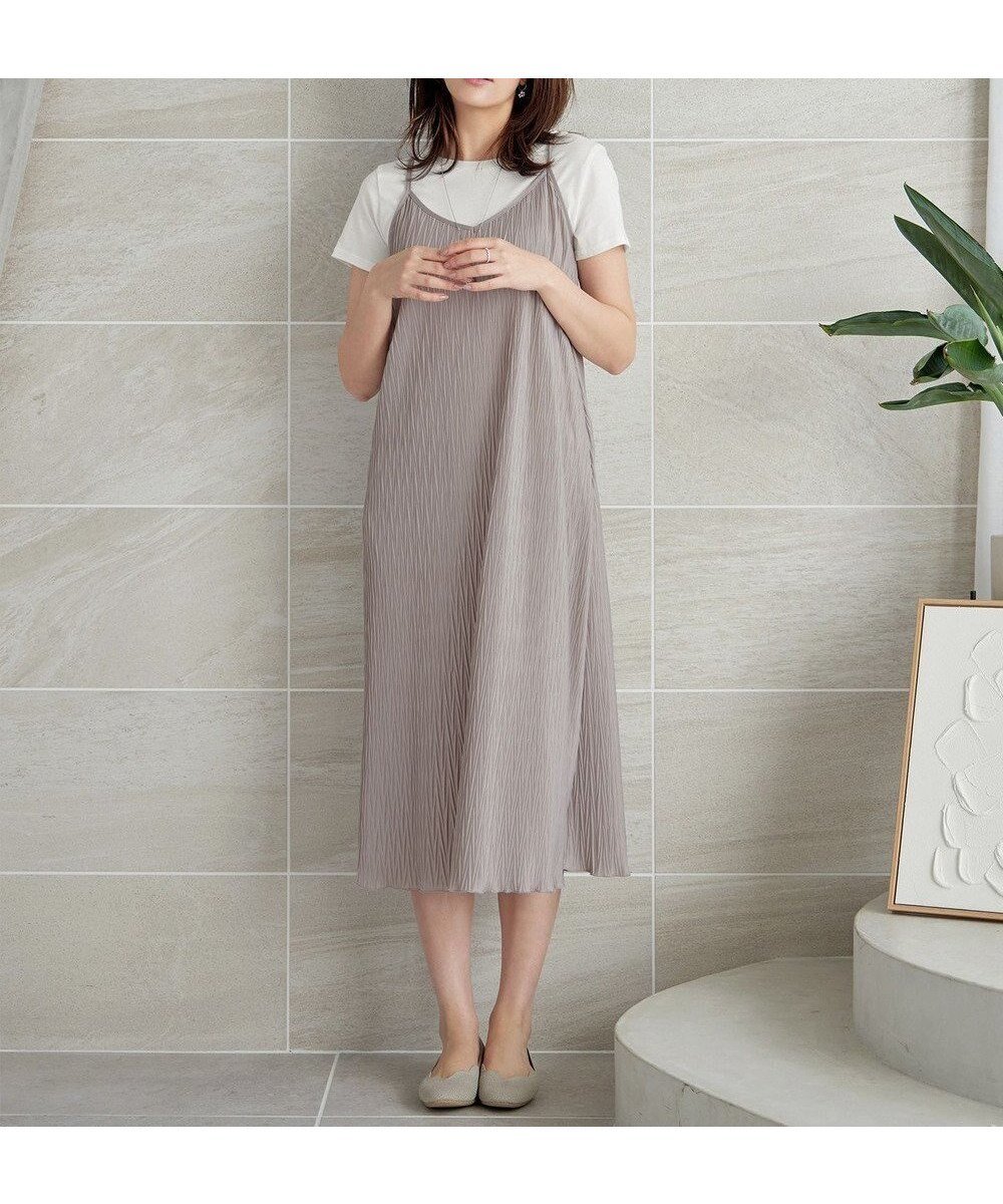 【ティアクラッセ/Tiaclasse】の【2点セット・洗える】変形プリーツキャミワンピース&Tシャツ インテリア・キッズ・メンズ・レディースファッション・服の通販 founy(ファニー) 　ファッション　Fashion　レディースファッション　Fashion for Women　ワンピース　Dresses　キャミソールワンピース　Camisole Dresses　アクセサリー　Fashion Accessories　春　Spring　洗える　Machine Washable　秋　Autumn　カットソー　Cut and Sewn Top　カーディガン　Cardigan, Knitwear　キャミワンピース　Cami Dress, Slip Dress　セットアップ　Set-Up, Coordinated Outfit　チュニック　Tunic, Long Top　トレンド　Trend, Trending Now　プリーツ　Pleats, Pleated　ポケット　Pocket, Pocket Detail　楽ちん　Easy Fit, Comfortable　S/S・春夏　SS, Spring/Summer, Warm Season　再入荷　Restock / Back in Stock　夏　Summer　エレガント 上品　Elegant　新作・新入荷　New Arrivals / New In　グレージュ|ID: prp329100004409042 ipo3291000000036063067