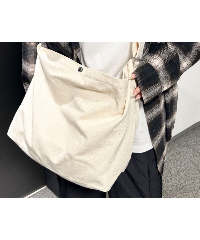 【ウィゴー/WEGO】の【ユニセックス着用ITEM】アソートBIGショルダー インテリア・キッズ・メンズ・レディースファッション・服の通販 founy(ファニー) https://founy.com/ ファッション Fashion レディースファッション WOMEN おすすめ Recommend キャンバス Canvas ショルダー Shoulder シンプル Simple スマホ Smartphone 再入荷 Restock/Back In Stock/Re Arrival 旅行 Travel 無地 Plain Color ビジネス 仕事 通勤 Business |ID: prp329100004411819 ipo3291000000031866410