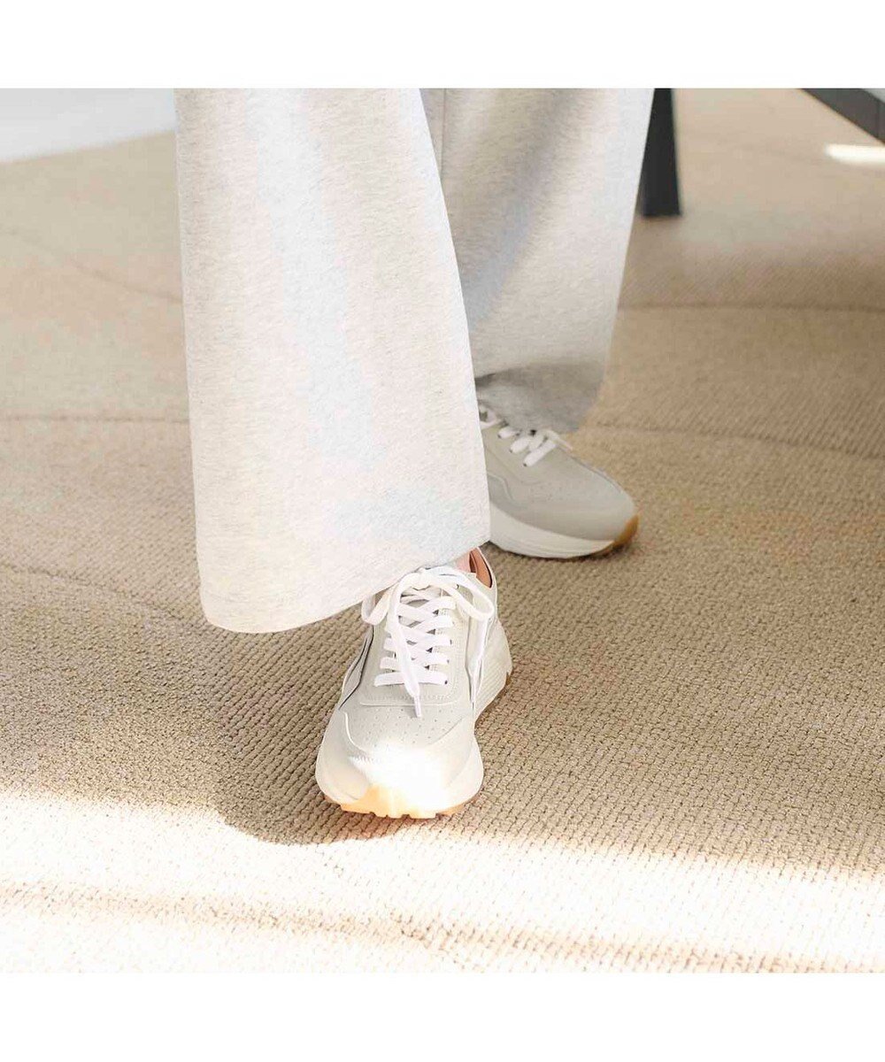 【モード エ ジャコモ/MODE ET JACOMO】のcarino グリッター厚底スニーカー インテリア・キッズ・メンズ・レディースファッション・服の通販 founy(ファニー) 　ファッション　Fashion　レディースファッション　Ladies' Fashion Online　クール　Cool　グリッター　Glitter　コンビ　Combination　シンプル　Simple　スタイリッシュ　Stylish　スニーカー　Sneakers　トラベル　Travel　バランス　Balance　フェミニン　Feminine　レース　Race　エレガント 上品　Elegant　厚底　Platforms　軽量　Lightweight　ライトグレー|ID: prp329100004412115 ipo3291000000032664431