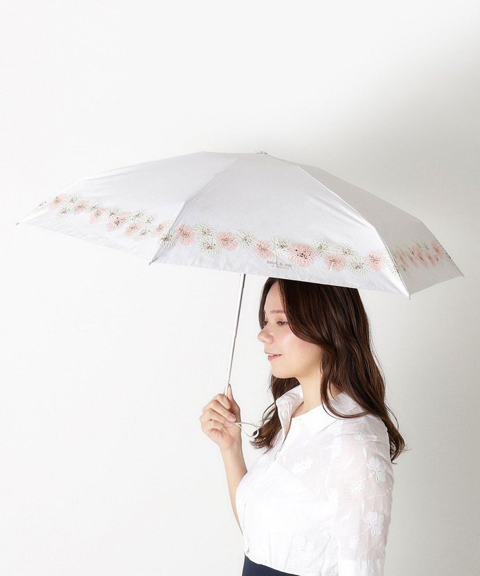 【ムーンバット/MOONBAT】の【WEB限定/一級遮光99.99%】晴雨兼用折りたたみ日傘 ポール ジョー(PAUL JOE ACCESSOIRES)クリザンテーム/バイカラー 雨の日OK 遮熱 簡単開閉 UV 晴雨兼用 インテリア・キッズ・メンズ・レディースファッション・服の通販 founy(ファニー) https://founy.com/ ファッション Fashion レディースファッション WOMEN 傘 / レイングッズ Umbrellas/Rainwear 傘 Umbrella 人気 Popularity フォルム Form 日傘 Parasol 再入荷 Restock/Back In Stock/Re Arrival エレガント 上品 Elegant |ID: prp329100004421180 ipo3291000000031848288