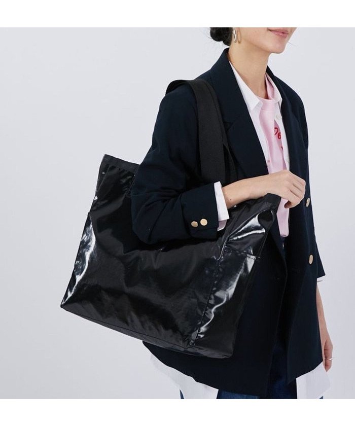 【レスポートサック/LeSportsac】のLG REVERSIBLE TOTE/2ウェイブラックシャイン/メレンゲ インテリア・キッズ・メンズ・レディースファッション・服の通販 founy(ファニー) https://founy.com/ ファッション Fashion レディースファッション WOMEN バッグ Bag 軽量 Lightweight シンプル Simple トラベル Travel プリント Print ポケット Pocket モノトーン Monotone リバーシブル Reversible おすすめ Recommend 旅行 Travel ビジネス 仕事 通勤 Business |ID: prp329100004421214 ipo3291000000031932091