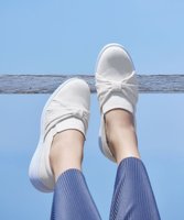 【ティアクラッセ/Tiaclasse】の【小倉優子さん着用】キャンバスリボンスリッポン 人気、トレンドファッション・服の通販 founy(ファニー) ファッション Fashion レディースファッション Fashion for Women アーモンドトゥ Almond Toe Shoes 厚底 Platform Shoes 春 Spring 洗える Machine Washable 秋 Autumn カーディガン Cardigan, Knitwear キャンバス Canvas, Canvas Fabric クッション Cushion, Throw Pillow 軽量 Lightweight, Ultra Light シューズ Shoes, Footwear スニーカー Sneakers, Trainers スリッポン Slip-On, Loafer チュニック Tunic, Long Top フェミニン Feminine, Girly リボン Ribbon, Bow 再入荷 Restock / Back in Stock 夏 Summer エレガント 上品 Elegant 新作・新入荷 New Arrivals / New In |ID:prp329100004421262