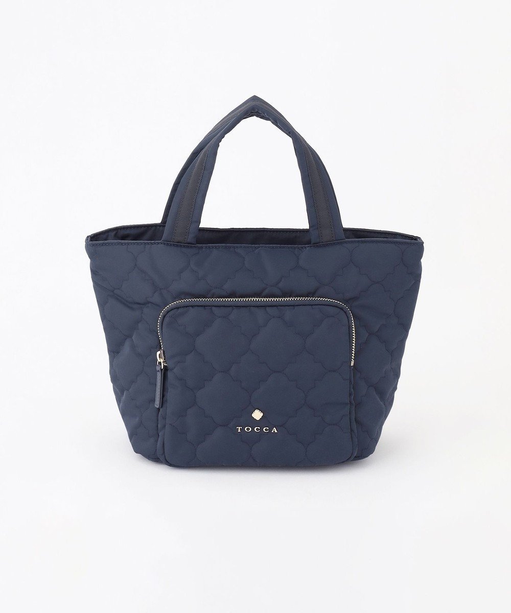 【トッカ/TOCCA】の【撥水】CHECKER CLOVER QUILT BAG トートバッグ インテリア・キッズ・メンズ・レディースファッション・服の通販 founy(ファニー) 　ファッション　Fashion　レディースファッション　WOMEN　バッグ　Bag　ショルダー　Shoulder　シンプル　Simple　フロント　Front　ポケット　Pocket　マグネット　Magnet　モチーフ　Motif　リュクス　Luxe　財布　Wallet　ネイビー系|ID: prp329100004422186 ipo3291000000031975722