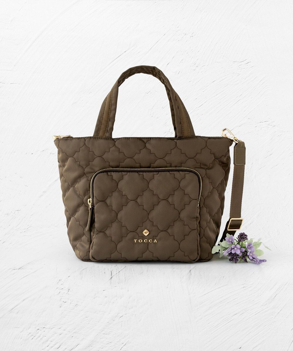 【トッカ/TOCCA】の【撥水】CHECKER CLOVER QUILT BAG トートバッグ インテリア・キッズ・メンズ・レディースファッション・服の通販 founy(ファニー) 　ファッション　Fashion　レディースファッション　Fashion for Women　バッグ　Bags　ショルダー　Shoulder, Shoulder Strap　シンプル　Simple, Minimal　フロント　Front, Front Design　ポケット　Pocket, Pocket Detail　マグネット　Magnet, Magnetic Closure　モチーフ　Motif, Design Theme　リュクス　Luxury, Elegant, High-End, Chic　財布　Wallet, Purse　カーキ系|ID: prp329100004422186 ipo3291000000034301489