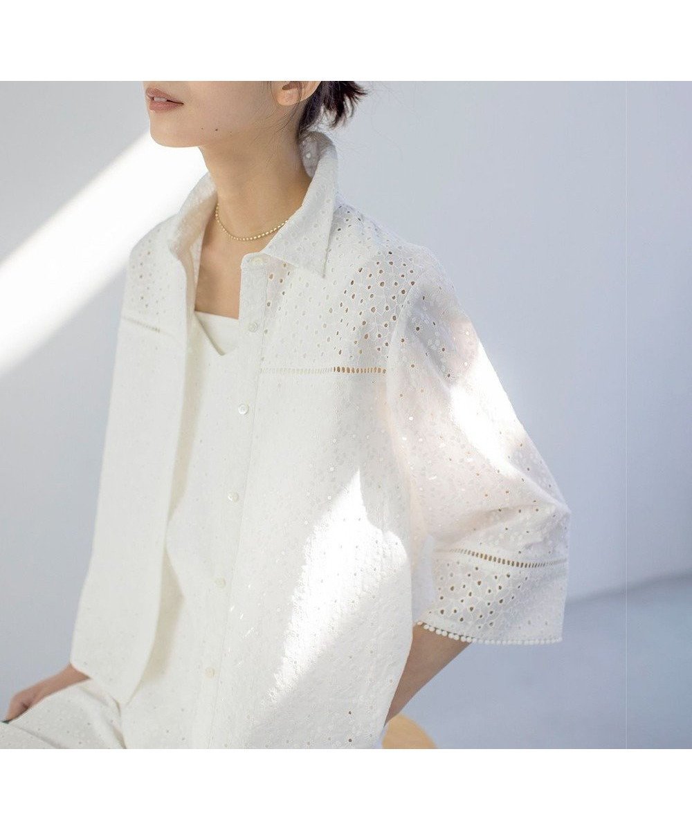 【組曲/KUMIKYOKU】のエンブロイダリーレース襟付 ブラウス インテリア・キッズ・メンズ・レディースファッション・服の通販 founy(ファニー) ファッション Fashion レディースファッション Fashion for Women トップス・カットソー Cut & Sew Tops シャツ・ブラウス・オフィスカジュアル Elegant Blouses & Button-Ups アイレット Eyelet Lace 春 Spring カフス Cuff Design サロペット Overalls, Salopette ノースリーブ Sleeveless, No-Sleeve フラワー Flower, Floral モチーフ Motif, Design Theme ヨーク Yoke, Yoke Design レース Lace, Lace Fabric S/S・春夏 SS, Spring/Summer, Warm Season 夏 Summer アイボリー系|ID: prp329100004423572 ipo3291000000033640667