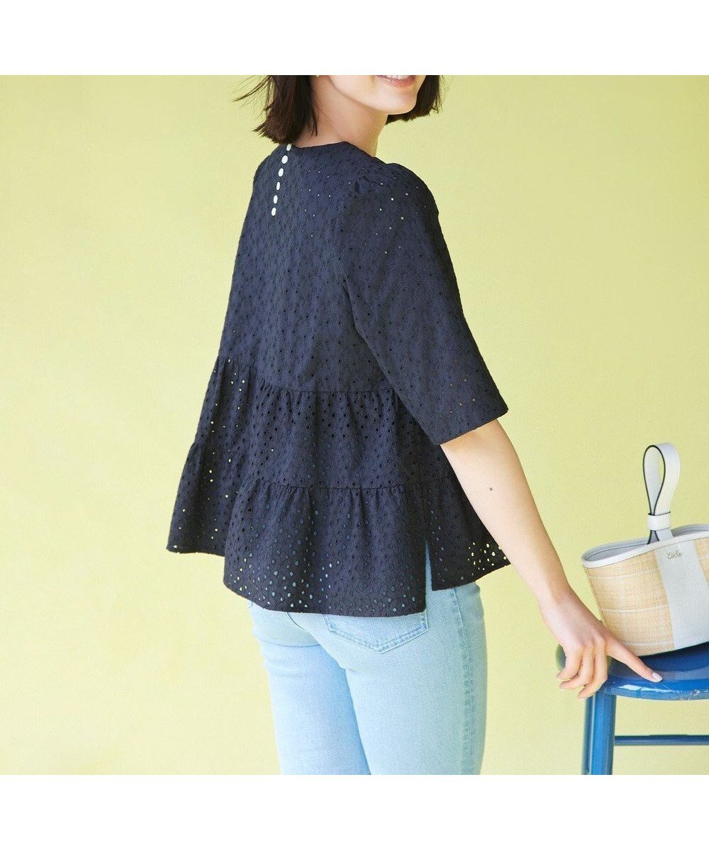 【組曲/KUMIKYOKU】の【新色追加】エンブロイダリーレースフリル ブラウス インテリア・キッズ・メンズ・レディースファッション・服の通販 founy(ファニー) ファッション Fashion レディースファッション Fashion for Women トップス・カットソー Cut & Sew Tops シャツ・ブラウス・オフィスカジュアル Elegant Blouses & Button-Ups アイレット Eyelet Lace 春 Spring サロペット Overalls, Salopette スキニー Skinny, Slim Fit ティアード Tiered, Tiered Style ノースリーブ Sleeveless, No-Sleeve フラワー Flower, Floral ボトム Bottoms, Lower Wear モチーフ Motif, Design Theme レース Lace, Lace Fabric S/S・春夏 SS, Spring/Summer, Warm Season おすすめ Recommended / Our Picks 夏 Summer エレガント 上品 Elegant ブラック系|ID: prp329100004423573 ipo3291000000034378970