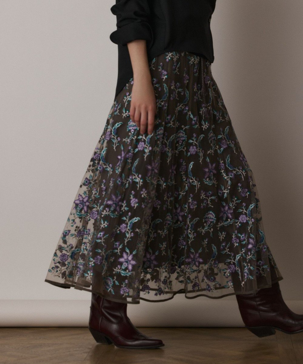 【グレース コンチネンタル/GRACE CONTINENTAL】のサラサ刺繍チュールスカート インテリア・キッズ・メンズ・レディースファッション・服の通販 founy(ファニー) 　ファッション　Fashion　レディースファッション　WOMEN　スカート　Skirt　チュール　Tulle　フェミニン　Feminine　フラワー　Flower　フレア　Flare　リラックス　Relax　エレガント 上品　Elegant　再入荷　Restock/Back In Stock/Re Arrival　夏　Summer　春　Spring　S/S・春夏　Ss・Spring/Summer　カーキ|ID: prp329100004424601 ipo3291000000031916052