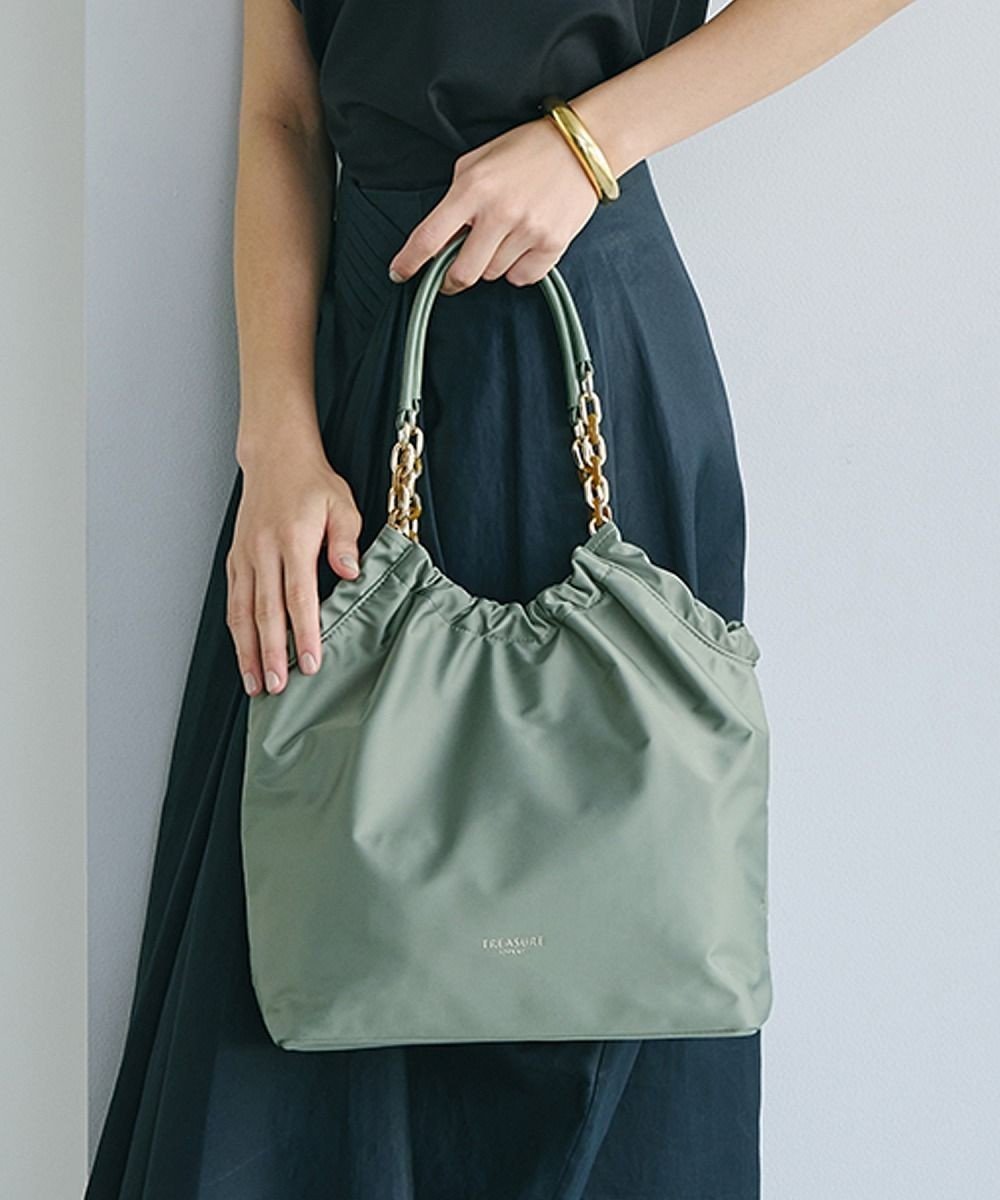 【トプカピ/TOPKAPI】の【TREASURE TOPKAPI】コンビチェーン ギャザー ナイロン トートバッグ インテリア・キッズ・メンズ・レディースファッション・服の通販 founy(ファニー) ファッション Fashion レディースファッション Fashion for Women バッグ Bags ギャザー Gathered, Ruffled コンビ Combo, Combination Style スマート Smart, Elegant チェーン Chain, Chain Strap ポケット Pocket, Pocket Detail エレガント 上品 Elegant 財布 Wallet, Purse ビジネス 仕事 通勤 Business / Work / Commuting グリーングレー|ID: prp329100004426640 ipo3291000000033644354