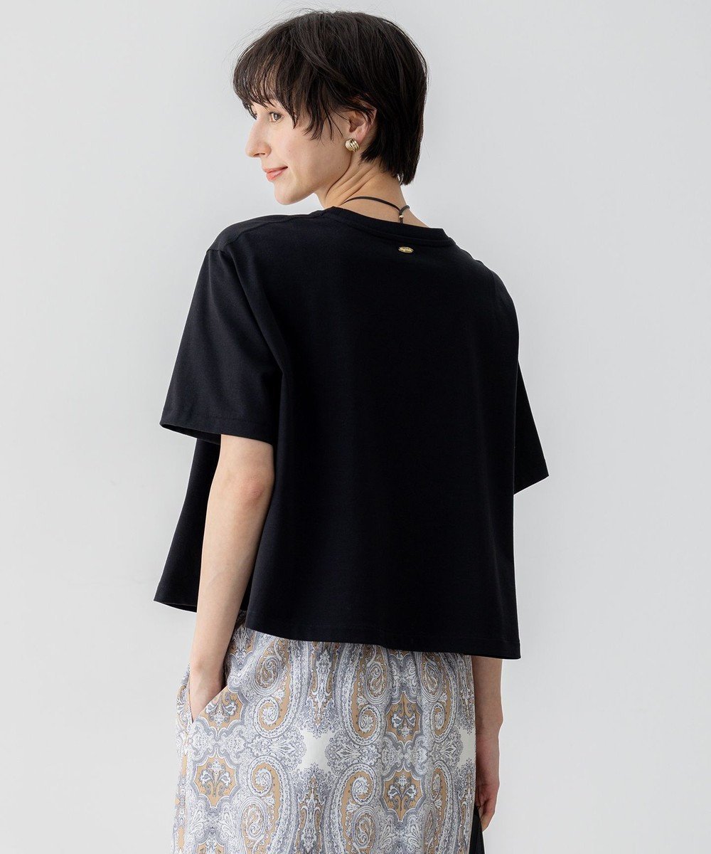【23区/NIJYUSANKU】の【GLOW6月号掲載/洗える】スビンギザコットン クロップド Tシャツ インテリア・キッズ・メンズ・レディースファッション・服の通販 founy(ファニー) 　雑誌掲載アイテム　Magazine Picks & Fashion Features　ファッション雑誌　Fashion Magazines　グロー　GLOW　ファッション　Fashion　レディースファッション　Fashion for Women　トップス・カットソー　Cut & Sew Tops　シャツ・ブラウス・オフィスカジュアル　Elegant Blouses & Button-Ups　ロングTシャツ・Tシャツ　Longline T-Shirts & Tees　カットソー・ベーシックTシャツ　Cut-and-Sewn Tops / Stretch Tees & Basics　インド　Indian Textile　春　Spring　洗える　Machine Washable　カットソー　Cut and Sewn Top　クロップド　Cropped, Short Length　シンプル　Simple, Minimal　ストレッチ　Stretch, Stretchy Fabric　雑誌　Magazine, Fashion Magazine　バランス　Balance, Style Balance　フレア　Flare, Flared　プレート　Plate, Dish　ベーシック　Basic, Essential　ボトム　Bottoms, Lower Wear　メタル　Metal, Metal Parts　6月号　June Issue, Jun. Edition　S/S・春夏　SS, Spring/Summer, Warm Season　夏　Summer　2025年　2025　2025春夏・S/S　Spring/Summer 2025 SS25　ブラック系|ID: prp329100004426659 ipo3291000000033630445