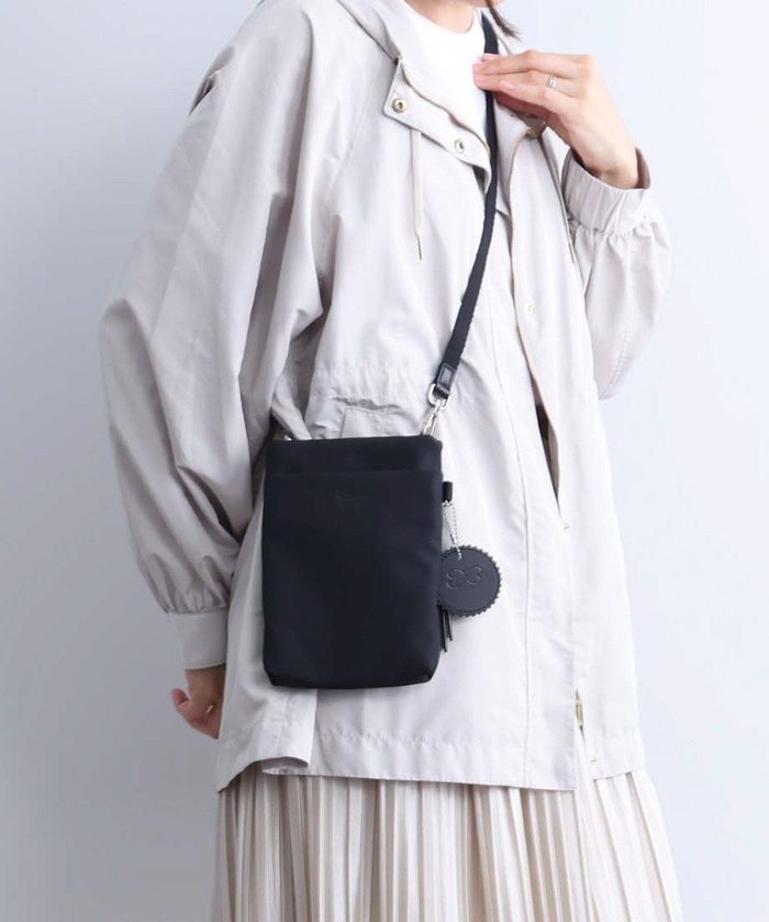 【エースバッグズアンドラゲッジ/ACE BAGS & LUGGAGE】のKanana project collection DYLサリール2 スマホショルダー 35950 カナナ プロジェクト インテリア・キッズ・メンズ・レディースファッション・服の通販 founy(ファニー) https://founy.com/ ファッション Fashion レディースファッション Fashion for Women シャンブレー Chambray, Denim-Like Fabric ショルダー Shoulder, Shoulder Strap チャーム Charm, Pendant トレンド Trend, Trending Now フロント Front, Front Design ポケット Pocket, Pocket Detail メッシュ Mesh, Net Fabric リップ Lip, Lip Motif 再入荷 Restock / Back in Stock スマホショルダーバッグ Smartphone Shoulder Bag |ID: prp329100004427389 ipo3291000000032493814