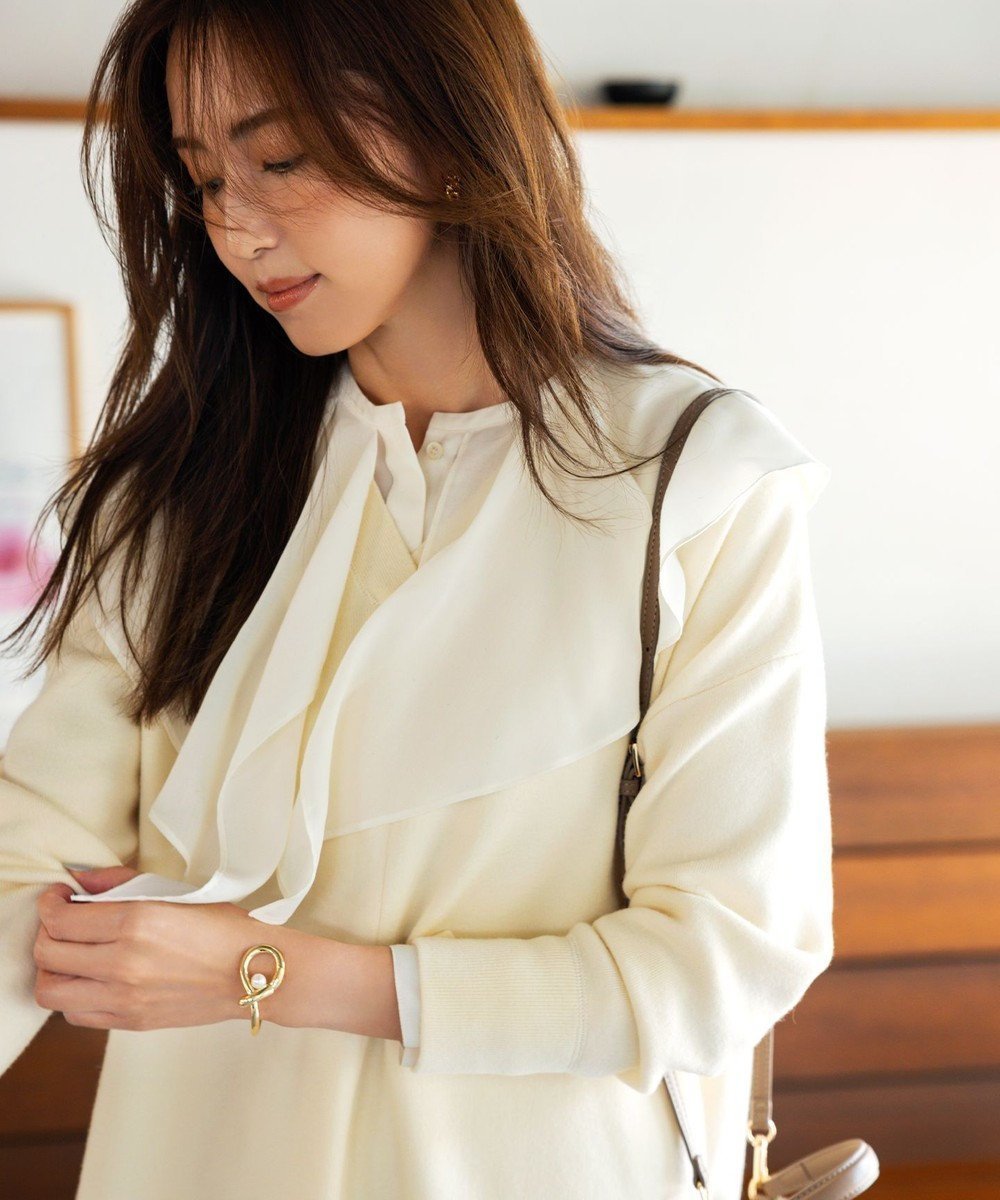 【組曲/KUMIKYOKU】のシフォンツイルラッフル ブラウス 人気、トレンドファッション・服の通販 founy(ファニー) 　ファッション　Fashion　レディースファッション　WOMEN　トップス・カットソー　Tops/Tshirt　シャツ/ブラウス　Shirts/Blouses　アシンメトリー　Asymmetry　エレガント 上品　Elegant　カーディガン　Cardigan　クール　Cool　ドレープ　Drape　バランス　Balance　フリル　Frills　ボトム　Bottom　ラッフル　Raffle　ロマンティック　Romantic　A/W・秋冬　Aw・Autumn/Winter・Fw・Fall-Winter　 other-1|ID: prp329100004427415 ipo3291000000031837774