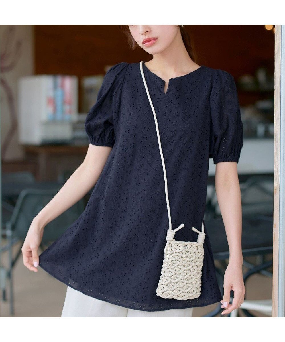 【ティアクラッセ/Tiaclasse】の【2TYPE/総レース・袖レース】パンチングレースパフスリーブチュニックブラウス インテリア・キッズ・メンズ・レディースファッション・服の通販 founy(ファニー) ファッション Fashion レディースファッション Fashion for Women トップス・カットソー Cut & Sew Tops シャツ・ブラウス・オフィスカジュアル Elegant Blouses & Button-Ups シンプル Simple, Minimal チュニック Tunic, Long Top レース Lace, Lace Fabric 夏 Summer 春 Spring S/S・春夏 SS, Spring/Summer, Warm Season Aネイビー(総レース)|ID: prp329100004428829 ipo3291000000031989873