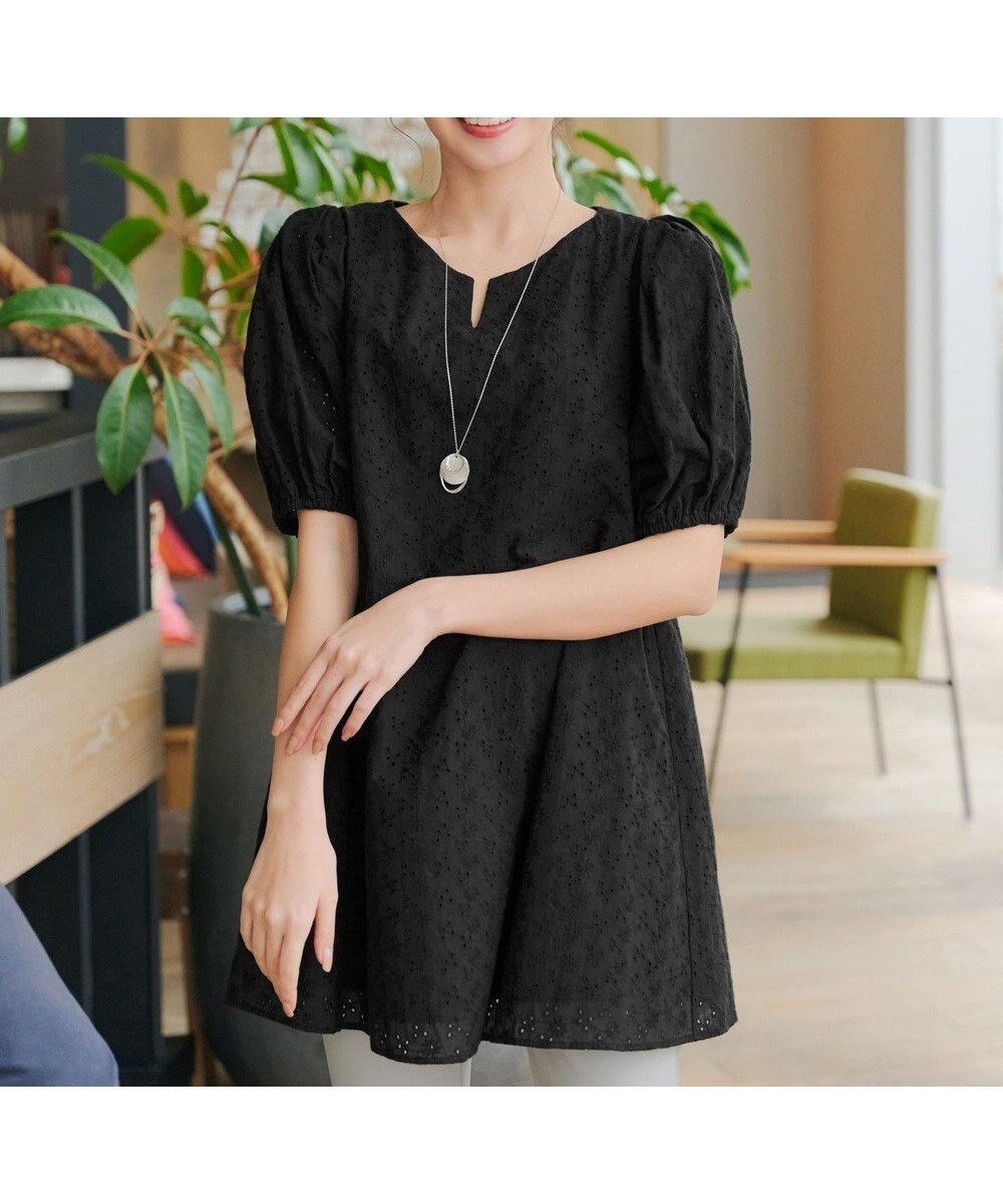 【ティアクラッセ/Tiaclasse】の【2TYPE/総レース・袖レース】パンチングレースパフスリーブチュニックブラウス インテリア・キッズ・メンズ・レディースファッション・服の通販 founy(ファニー) ファッション Fashion レディースファッション Fashion for Women トップス・カットソー Cut & Sew Tops シャツ・ブラウス・オフィスカジュアル Elegant Blouses & Button-Ups シンプル Simple, Minimal チュニック Tunic, Long Top レース Lace, Lace Fabric 夏 Summer 春 Spring S/S・春夏 SS, Spring/Summer, Warm Season Aブラック(総レース)|ID: prp329100004428829 ipo3291000000031989876