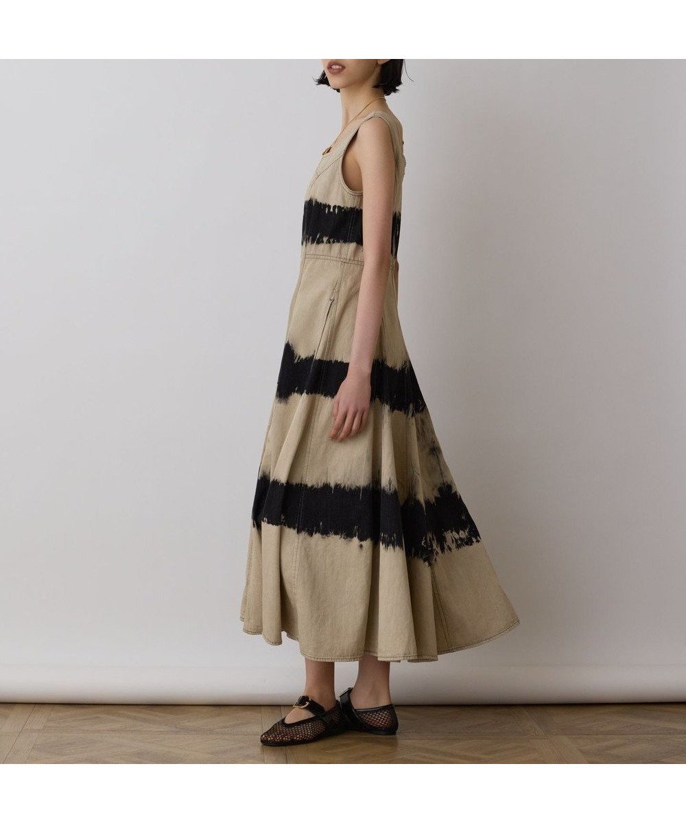 【グレース コンチネンタル/GRACE CONTINENTAL】のデニム切替サーキュラーワンピース 人気、トレンドファッション・服の通販 founy(ファニー) 　ファッション　Fashion　レディースファッション　WOMEN　ワンピース　Dress　グラデーション　Gradation　コンパクト　Compact　切替　Switching　デニム　Denim　フィット　Fit　フレア　Flare　ワーク　Work　A/W・秋冬　Aw・Autumn/Winter・Fw・Fall-Winter　S/S・春夏　Ss・Spring/Summer　夏　Summer　 other-1|ID: prp329100004430797 ipo3291000000031182139