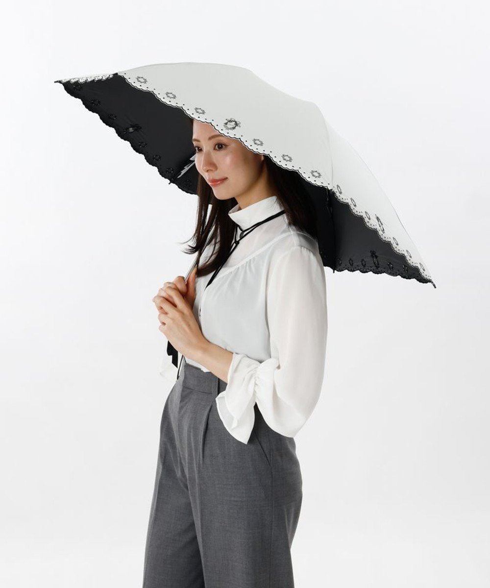 【アウロラ/AURORA】のNINA RICCI(ニナリッチ)花柄刺繍晴雨兼用パラソル(折りたたみ傘) インテリア・キッズ・メンズ・レディースファッション・服の通販 founy(ファニー) 　ファッション　Fashion　レディースファッション　WOMEN　傘 / レイングッズ　Umbrellas/Rainwear　ドット　Dot　フレンチ　French　ロマンティック　Romantic　傘　Umbrella　日傘　Parasol　軽量　Lightweight　オフホワイト|ID: prp329100004433980 ipo3291000000031926527