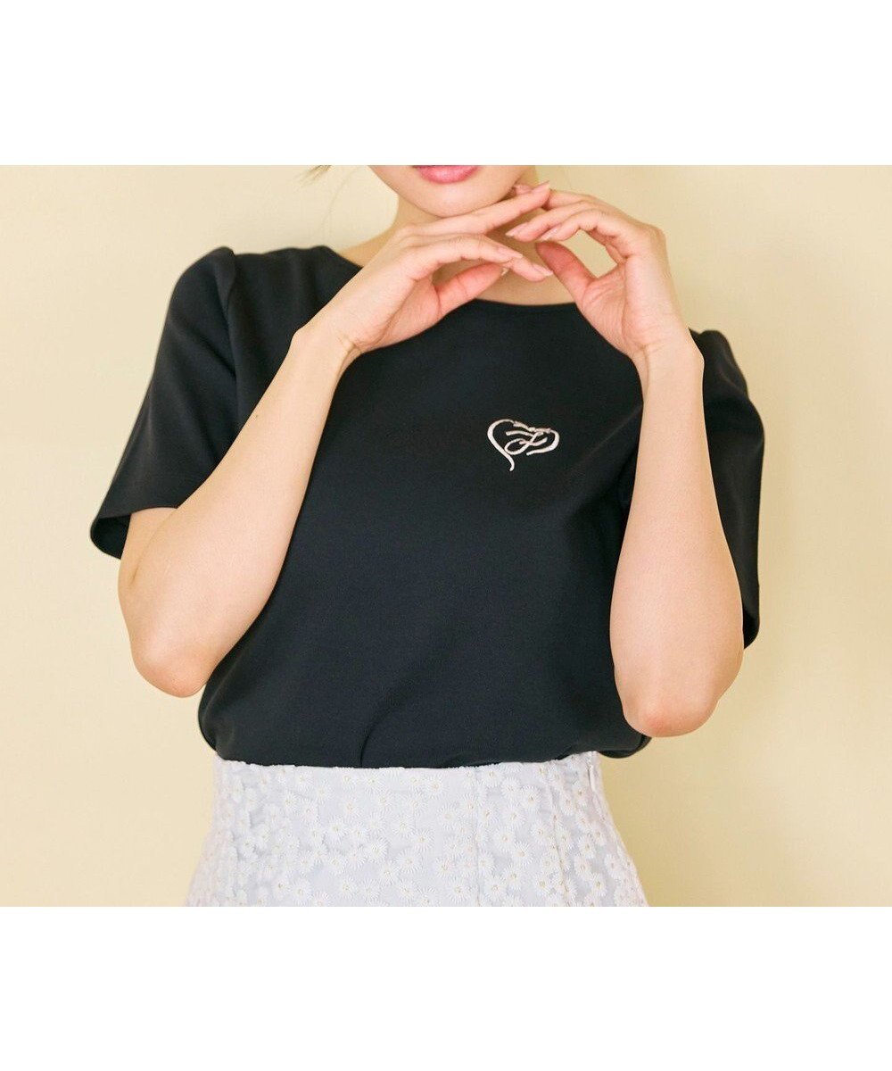 【フェルゥ/Feroux】のワンポイント刺繍Tシャツ 人気、トレンドファッション・服の通販 founy(ファニー) ファッション Fashion レディースファッション Fashion for Women トップス・カットソー Cut & Sew Tops シャツ・ブラウス・オフィスカジュアル Elegant Blouses & Button-Ups ロングTシャツ・Tシャツ Longline T-Shirts & Tees カットソー・ベーシックTシャツ Cut-and-Sewn Tops / Stretch Tees & Basics おすすめ Recommended / Our Picks カットソー Cut and Sewn Top シンプル Simple, Minimal ワンポイント One Point, Statement Accent エレガント 上品 Elegant 夏 Summer 春 Spring S/S・春夏 SS, Spring/Summer, Warm Season 無地 Plain, Solid Color other-1|ID: prp329100004443634 ipo3291000000033565869