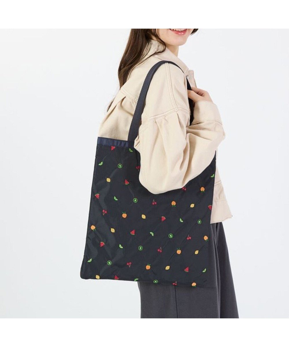 【レスポートサック/LeSportsac】のLARGE EMERALD TOTE/ミックスドフルーツエンブロイダリー 人気、トレンドファッション・服の通販 founy(ファニー) 　ファッション　Fashion　レディースファッション　WOMEN　バッグ　Bag　アクセサリー　Accessories　シンプル　Simple　スリム　Slim　雑誌　Magazine　ドット　Dot　ポケット　Pocket　おすすめ　Recommend　ビジネス 仕事 通勤　Business　 other-1|ID: prp329100004443704 ipo3291000000031924343