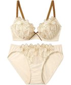 【アンフィ/AMPHI】のブラジャー ショーツセット 自然なまる胸メイク 【ブラ&ショーツセット】 上下セット ブラ BCC231 アンフィ/ワコール 人気、トレンドファッション・服の通販 founy(ファニー) ファッション Fashion レディースファッション Fashion for Women アンダー Underwear Essentials クラシカル Classical, Vintage-Inspired ショーツ Shorts, Short Pants スリット Slit, Slit Detail フロント Front, Front Design ブラジャー Bra, Lingerie モチーフ Motif, Design Theme ラップ Wrap, Wrap Design リボン Ribbon, Bow レース Lace, Lace Fabric ワイヤー Wire, Wired Bra thumbnail ベージュ|ID: prp329100004444547 ipo3291000000033951828