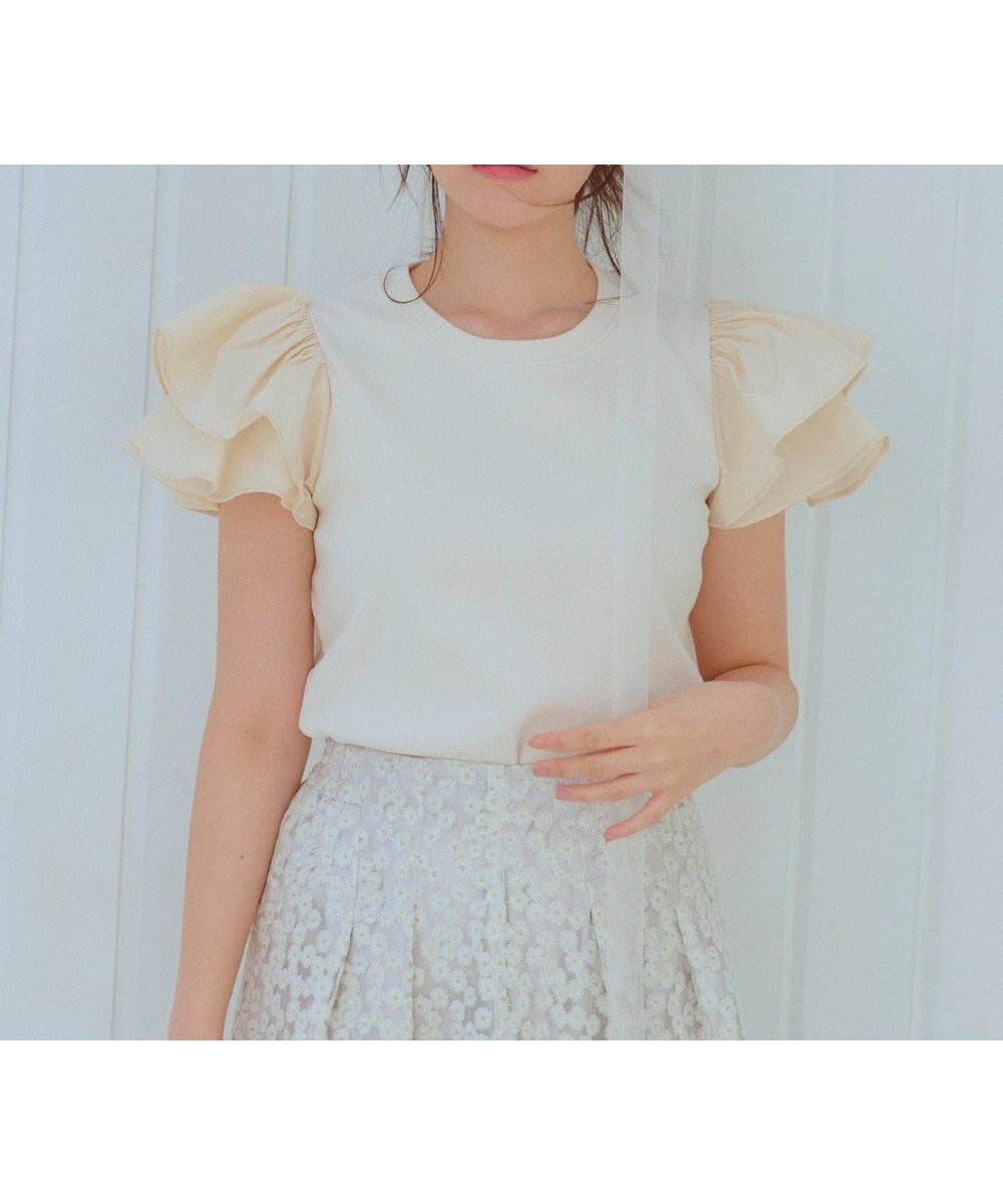 【フェルゥ/Feroux】のフリル袖 Tシャツ インテリア・キッズ・メンズ・レディースファッション・服の通販 founy(ファニー) 　ファッション　Fashion　レディースファッション　Fashion for Women　トップス・カットソー　Cut & Sew Tops　シャツ・ブラウス・オフィスカジュアル　Elegant Blouses & Button-Ups　ロングTシャツ・Tシャツ　Longline T-Shirts & Tees　カットソー・ベーシックTシャツ　Cut-and-Sewn Tops / Stretch Tees & Basics　ボリューム袖・フリルスリーブブラウス　Voluminous & Ruffle Sleeves / Puffy Sleeve Tops　エレガント 上品　Elegant　カットソー　Cut and Sewn Top　サロペット　Overalls, Salopette　フィット　Fit, Slim Fit　フェミニン　Feminine, Girly　フリル　Frill, Ruffle　フレア　Flare, Flared　夏　Summer　春　Spring　S/S・春夏　SS, Spring/Summer, Warm Season　アイボリー系|ID: prp329100004445309 ipo3291000000034466283