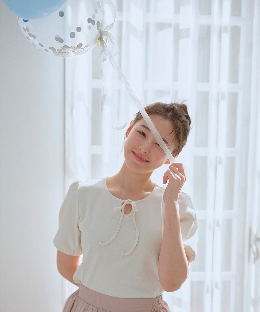 【フェルゥ/Feroux】の【洗える】リボンアクセント Tシャツ 人気、トレンドファッション・服の通販 founy(ファニー) 　ファッション　Fashion　レディースファッション　WOMEN　トップス・カットソー　Tops/Tshirt　シャツ/ブラウス　Shirts/Blouses　ロング / Tシャツ　T-Shirts　カットソー　Cut and Sewn　おすすめ　Recommend　カットソー　Cut And Sew　ギャザー　Gather　スリーブ　Sleeve　デニム　Denim　フェミニン　Feminine　リボン　Ribbon　エレガント 上品　Elegant　夏　Summer　春　Spring　S/S・春夏　Ss・Spring/Summer　洗える　Washable　 other-1|ID: prp329100004445311 ipo3291000000031070628