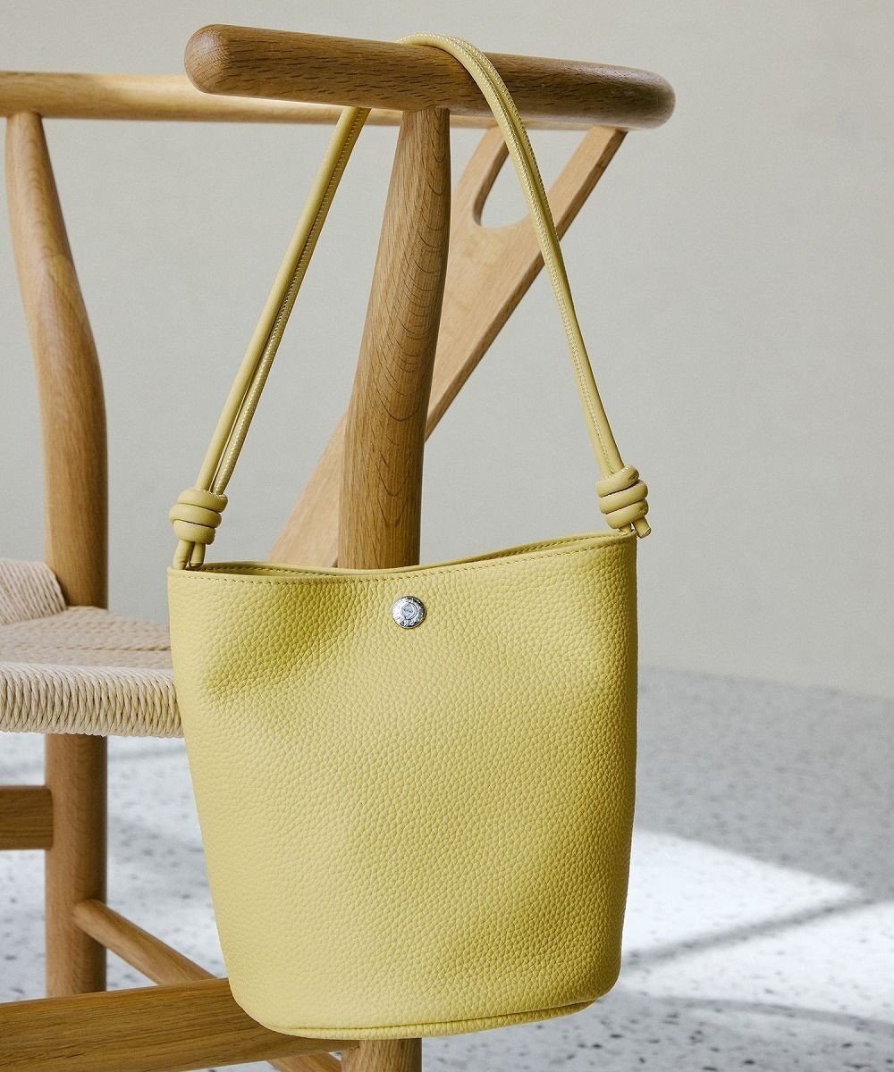 【トプカピ/TOPKAPI】の【Breath TOPKAPI】シュリンクレザー ノットハンドル 2way ショルダーバッグ インテリア・キッズ・メンズ・レディースファッション・服の通販 founy(ファニー) 　ファッション　Fashion　レディースファッション　Ladies' Fashion Online　バッグ　Bag　イエロー　Yellow　コンパクト　Compact　ジャケット　Jacket　バケツ　Bucket　ベーシック　Basic　ポケット　Pocket　モダン　Modern　イエロー|ID: prp329100004446933 ipo3291000000032556879