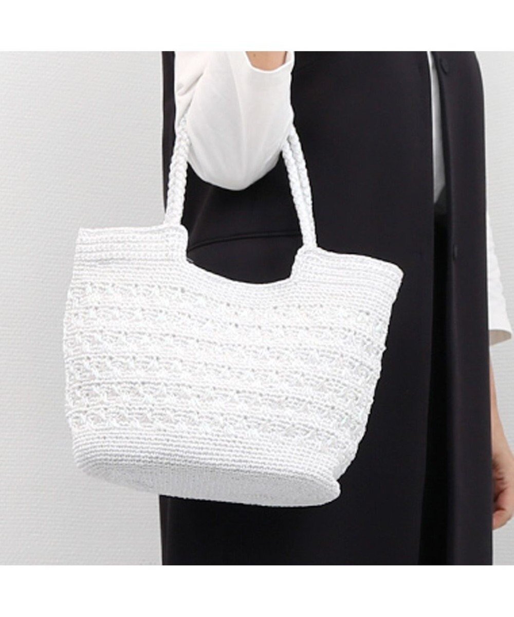 【アンビリオン/UNBILLION】のカシュカシュ cachecache / メタリックコード柄編みトートバッグ インテリア・キッズ・メンズ・レディースファッション・服の通販 founy(ファニー) 　ファッション　Fashion　レディースファッション　WOMEN　バッグ　Bag　カラフル　Colorful　財布　Wallet　ハンド　Hand　ポケット　Pocket　マグネット　Magnet　ミックス　Mix　モチーフ　Motif　レース　Race　再入荷　Restock/Back In Stock/Re Arrival　エレガント 上品　Elegant　ホワイト|ID: prp329100004447499 ipo3291000000031942140