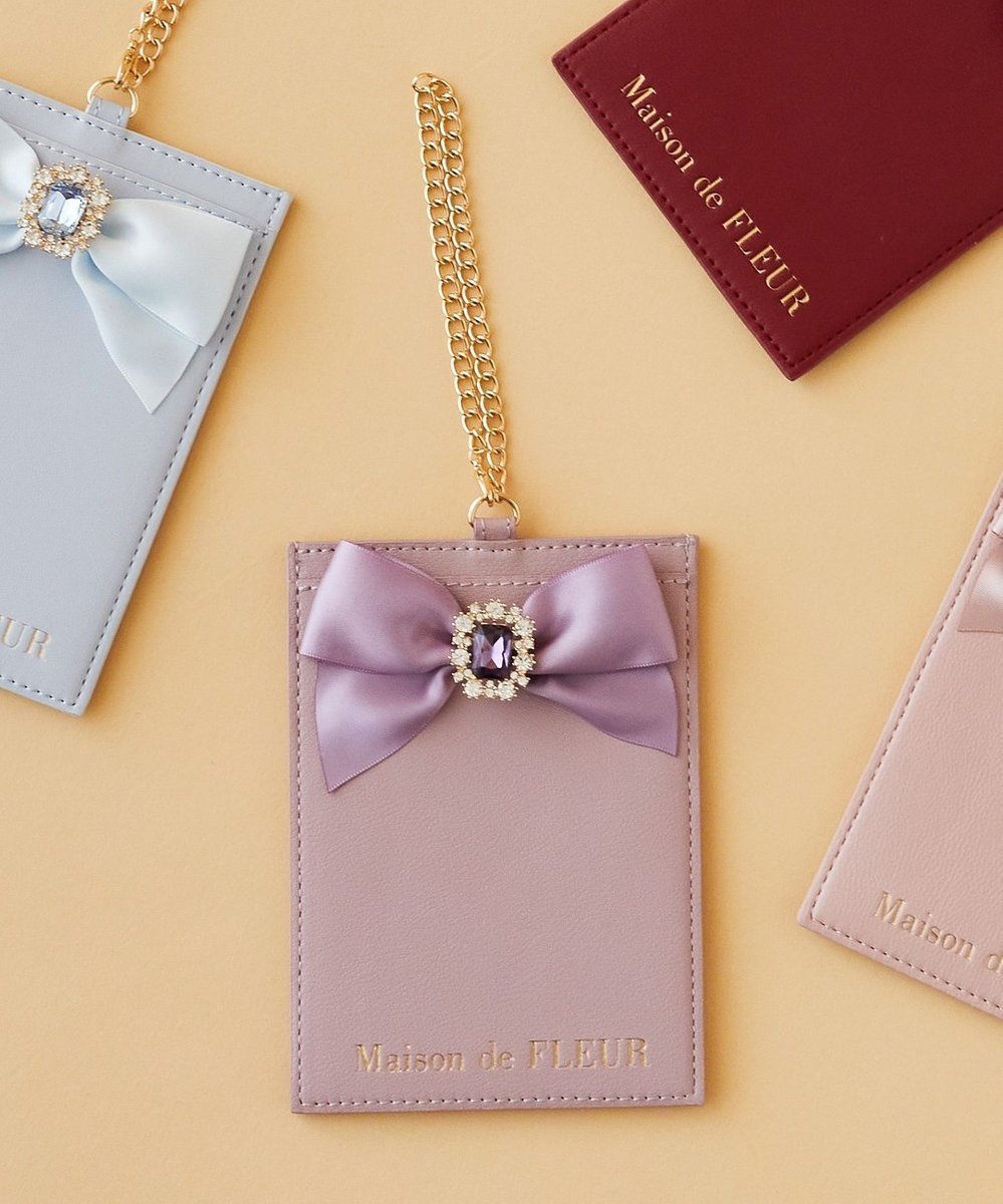 【メゾンドフルール/Maison de FLEUR】のEC限定フォトケース インテリア・キッズ・メンズ・レディースファッション・服の通販 founy(ファニー) 　ファッション　Fashion　レディースファッション　WOMEN　財布　Wallets　おすすめ　Recommend　コレクション　Collection　サテン　Satin　スリット　Slit　チェーン　Chain　ビジュー　Bijou　ポケット　Pocket　リボン　Ribbon　エレガント 上品　Elegant　財布　Wallet　Lavender|ID: prp329100004453426 ipo3291000000031918850