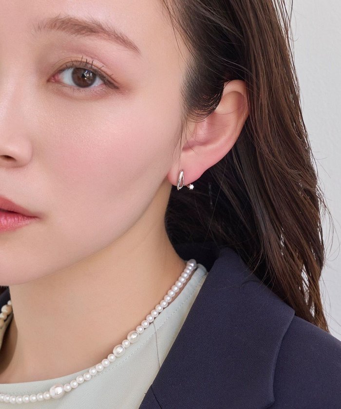 【フィービィー/phoebe】の【痛くないシリーズ】リーフビジューフロートライトフィットイヤリング シルバー インテリア・キッズ・メンズ・レディースファッション・服の通販 founy(ファニー) https://founy.com/ ファッション Fashion レディースファッション WOMEN ジュエリー Jewelry リング Rings イヤリング Earrings おすすめ Recommend アクセサリー Accessories イヤリング Earrings イヤーカフ Ear Cuff シルバー Silver シンプル Simple バランス Balance メタル Metal モチーフ Motif リーフ Leaf 軽量 Lightweight |ID: prp329100004453445 ipo3291000000031918921