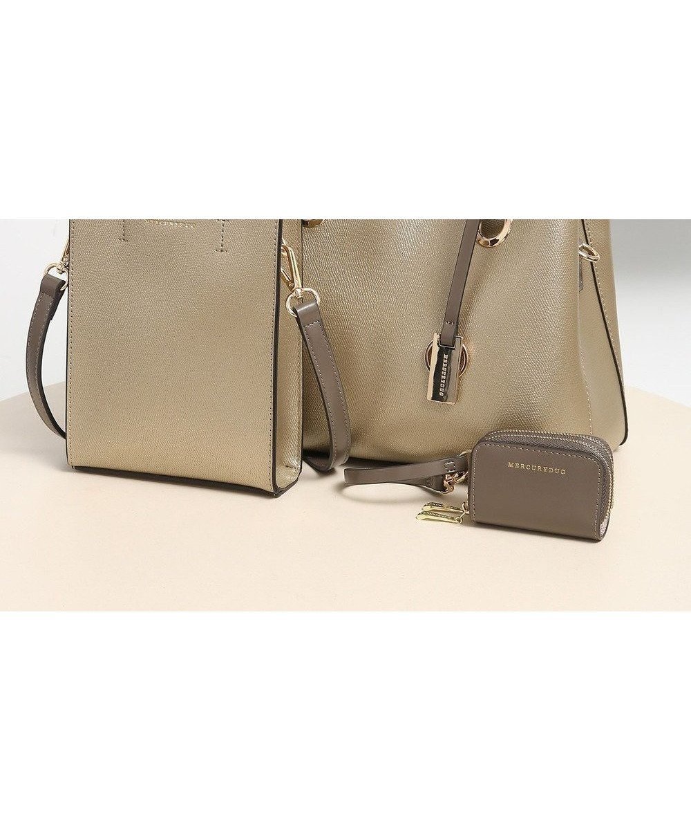 【スタイルコード/STYLE CODE】の【MERCURYDUO/マーキュリーデュオ】限定3点セット ①キーリング付両アオリハンドバッグ、②縦長ショルダーバッグパスポート入れ、③Wファスナースマートキーケース インテリア・キッズ・メンズ・レディースファッション・服の通販 founy(ファニー) 　ファッション　Fashion　レディースファッション　WOMEN　ショルダー　Shoulder　シンプル　Simple　スペシャル　Special　スマート　Smart　財布　Wallet　チェーン　Chain　チャーム　Charm　ハンドバッグ　Handbag　フェミニン　Feminine　ポケット　Pocket　エレガント 上品　Elegant　ゴールド|ID: prp329100004453590 ipo3291000000031962502
