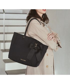 【メゾンドフルール/Maison de FLEUR】のリボンチャーム付き3ルームトートバッグ 人気、トレンドファッション・服の通販 founy(ファニー) ファッション Fashion レディースファッション WOMEN バッグ Bag チャーム Charm フェイクレザー Faux Leather ポケット Pocket リボン Ribbon ビジネス 仕事 通勤 Business |ID:prp329100004454132