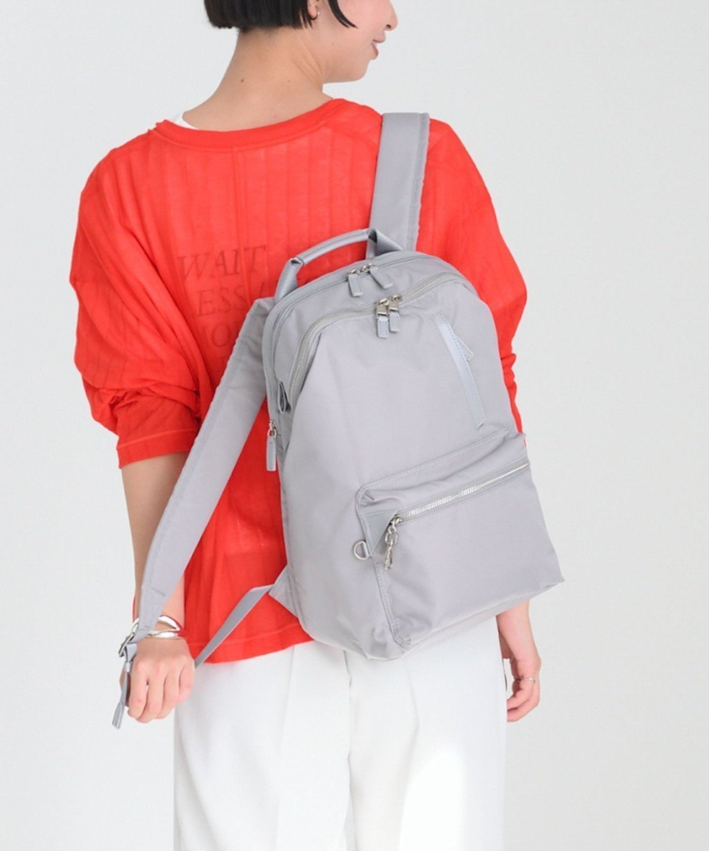 【エースバッグズアンドラゲッジ/ACE BAGS & LUGGAGE】の【雑誌掲載】W .Day/Night ポッケス スリムリュック A4サイズ 13.3インチPC収納 15276 ダブルアンドデイナイト マザーズバッグ インテリア・キッズ・メンズ・レディースファッション・服の通販 founy(ファニー) 　雑誌掲載アイテム　Magazine Picks & Fashion Features　ファッション雑誌　Fashion Magazines　オッジ　Oggi　ファッション　Fashion　レディースファッション　Fashion for Women　バッグ　Bags　春　Spring　10月号　October Issue　スリム　Slim, Slim Fit　雑誌　Magazine, Fashion Magazine　ポケット　Pocket, Pocket Detail　ポシェット　Pochette, Mini Bag　リアル　Real, Realistic　リュック　Backpack, Rucksack　おすすめ　Recommended / Our Picks　ビジネス 仕事 通勤　Business / Work / Commuting　ライトグレー|ID: prp329100004457720 ipo3291000000033552276