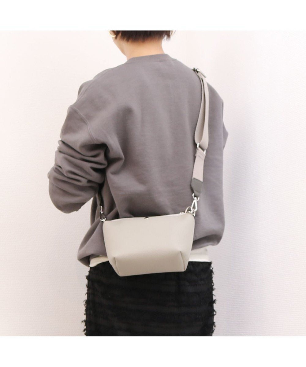 【アンビリオン/UNBILLION】のカシュカシュ cachecache / 舟型シュリンクショルダー インテリア・キッズ・メンズ・レディースファッション・服の通販 founy(ファニー) 　ファッション　Fashion　レディースファッション　WOMEN　カラフル　Colorful　ショルダー　Shoulder　シンプル　Simple　財布　Wallet　ハンド　Hand　ポケット　Pocket　ポシェット　Pochette　ミックス　Mix　モチーフ　Motif　再入荷　Restock/Back In Stock/Re Arrival　ライトグレー|ID: prp329100004465153 ipo3291000000031835239