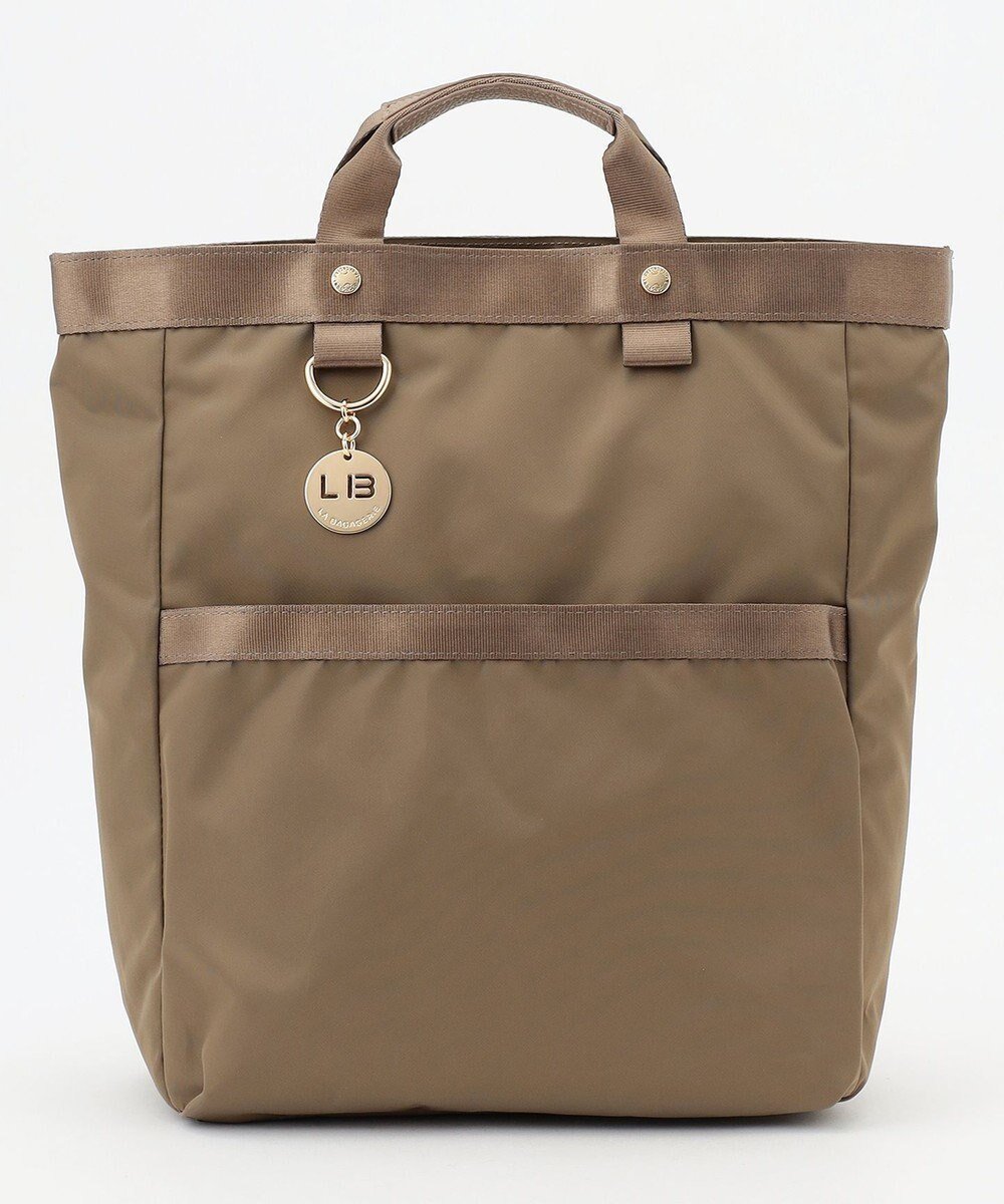 【ラ バガジェリー/LA BAGAGERIE】のチャーム付き ナイロンリュック インテリア・キッズ・メンズ・レディースファッション・服の通販 founy(ファニー) 　ファッション　Fashion　レディースファッション　Fashion for Women　バッグ　Bags　おすすめ　Recommended / Our Picks　ショルダー　Shoulder, Shoulder Strap　スクエア　Square, Square Shape　スマート　Smart, Elegant　チャーム　Charm, Pendant　ポケット　Pocket, Pocket Detail　リュック　Backpack, Rucksack　エレガント 上品　Elegant　定番　Standard, Basic Item　軽量　Lightweight, Ultra Light　ビジネス 仕事 通勤　Business / Work / Commuting　ベージュ|ID: prp329100004465746 ipo3291000000034410957