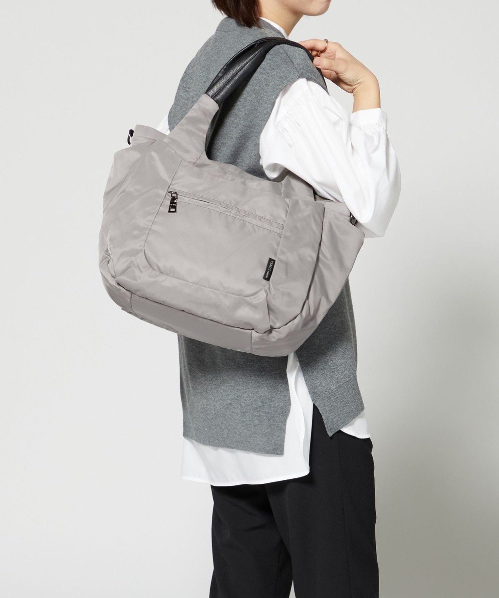 【イザック/Y'SACCS】の【Y SACCS vous et】ラウンド2WAYトート インテリア・キッズ・メンズ・レディースファッション・服の通販 founy(ファニー) 　ファッション　Fashion　レディースファッション　WOMEN　バッグ　Bag　おすすめ　Recommend　スマート　Smart　ポケット　Pocket　マグネット　Magnet　ラウンド　Round　軽量　Lightweight　グレー|ID: prp329100004465976 ipo3291000000031973485