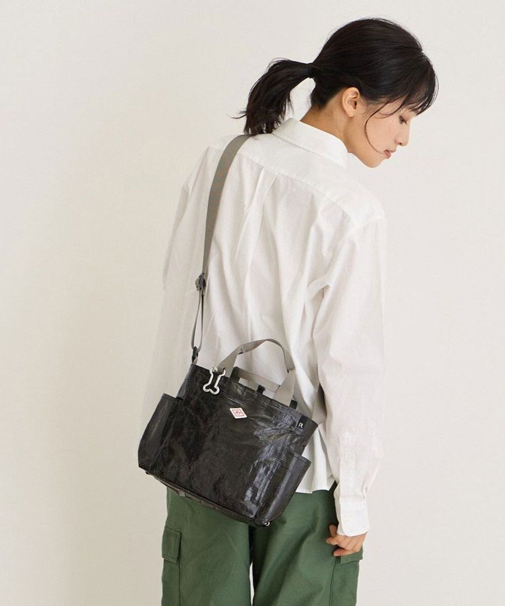 【ルートート/ROOTOTE】の1128【BUDDY タープ素材】SN.スクエア.ドッグ.バディ-A インテリア・キッズ・メンズ・レディースファッション・服の通販 founy(ファニー) 　ファッション　Fashion　レディースファッション　Fashion for Women　アウトドア　Outdoor Clothing　インナー　Innerwear　ショルダー　Shoulder, Shoulder Strap　シルバー　Silver, Metallic Silver　スクエア　Square, Square Shape　スマホ　Smartphone, Mobile Device　皿　Plate, Dish　タオル　Towel, Bath Towel　チェック　Check, Plaid, Tartan　ポケット　Pocket, Pocket Detail　犬　Dog　新作・新入荷　New Arrivals / New In　01:ブラック|ID: prp329100004466015 ipo3291000000034283276