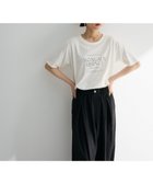 【グリーンパークス/Green Parks】のBP フェミニンロゴレギュラーTシャツ 人気、トレンドファッション・服の通販 founy(ファニー) ファッション Fashion レディースファッション Fashion for Women トップス・カットソー Cut & Sew Tops シャツ・ブラウス・オフィスカジュアル Elegant Blouses & Button-Ups ロングTシャツ・Tシャツ Longline T-Shirts & Tees カットソー・ベーシックTシャツ Cut-and-Sewn Tops / Stretch Tees & Basics おすすめ Recommended / Our Picks カットソー Cut and Sewn Top フェミニン Feminine, Girly ベーシック Basic, Essential ポケット Pocket, Pocket Detail 再入荷 Restock / Back in Stock 夏 Summer 春 Spring S/S・春夏 SS, Spring/Summer, Warm Season thumbnail Off White|ID: prp329100004466896 ipo3291000000033384320