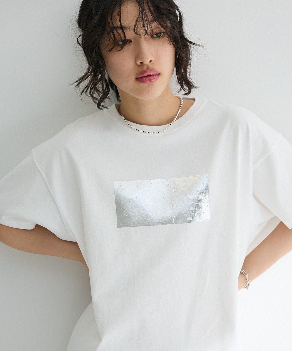 【グリーンパークス/Green Parks】の・ELENCARE DUE 箔プリントTEE インテリア・キッズ・メンズ・レディースファッション・服の通販 founy(ファニー) 　ファッション　Fashion　レディースファッション　Ladies' Fashion Online　トップス・カットソー　Tops/Tshirt　シャツ/ブラウス　Shirts/Blouses　ロング / Tシャツ　T-Shirts　カットソー　Cut and Sewn　おすすめ　Recommend　カットソー　Cut And Sew　シンプル　Simple　スタイリッシュ　Stylish　フォルム　Form　プリント　Print　ベーシック　Basic　ポケット　Pocket　夏　Summer　春　Spring　S/S・春夏　Ss・Spring/Summer　Off White|ID: prp329100004466902 ipo3291000000031348469