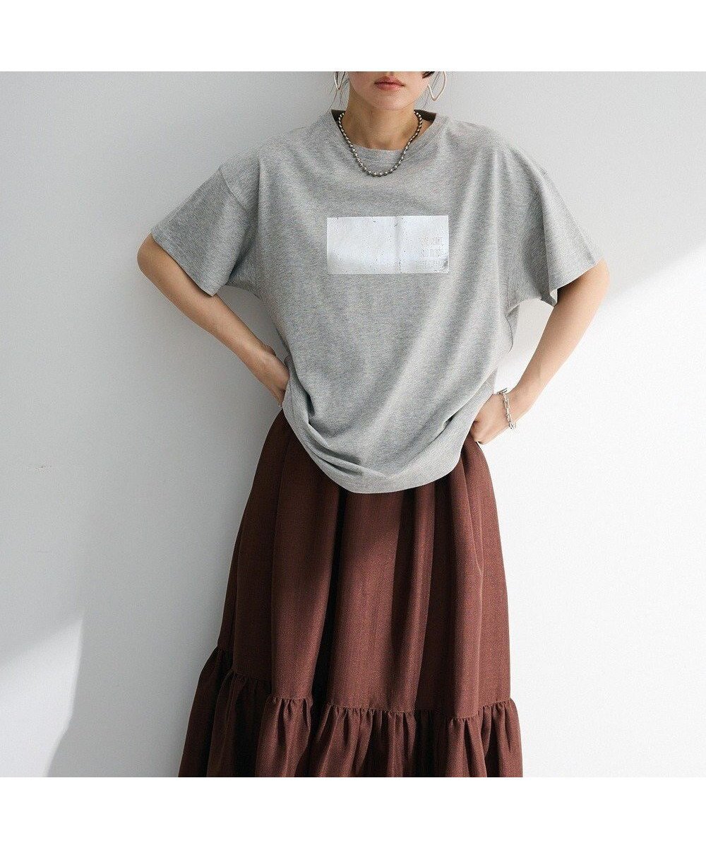 【グリーンパークス/Green Parks】の・ELENCARE DUE 箔プリントTEE インテリア・キッズ・メンズ・レディースファッション・服の通販 founy(ファニー) 　ファッション　Fashion　レディースファッション　Ladies' Fashion Online　トップス・カットソー　Tops/Tshirt　シャツ/ブラウス　Shirts/Blouses　ロング / Tシャツ　T-Shirts　カットソー　Cut and Sewn　おすすめ　Recommend　カットソー　Cut And Sew　シンプル　Simple　スタイリッシュ　Stylish　フォルム　Form　プリント　Print　ベーシック　Basic　ポケット　Pocket　夏　Summer　春　Spring　S/S・春夏　Ss・Spring/Summer　Gray Mixture|ID: prp329100004466902 ipo3291000000031348472