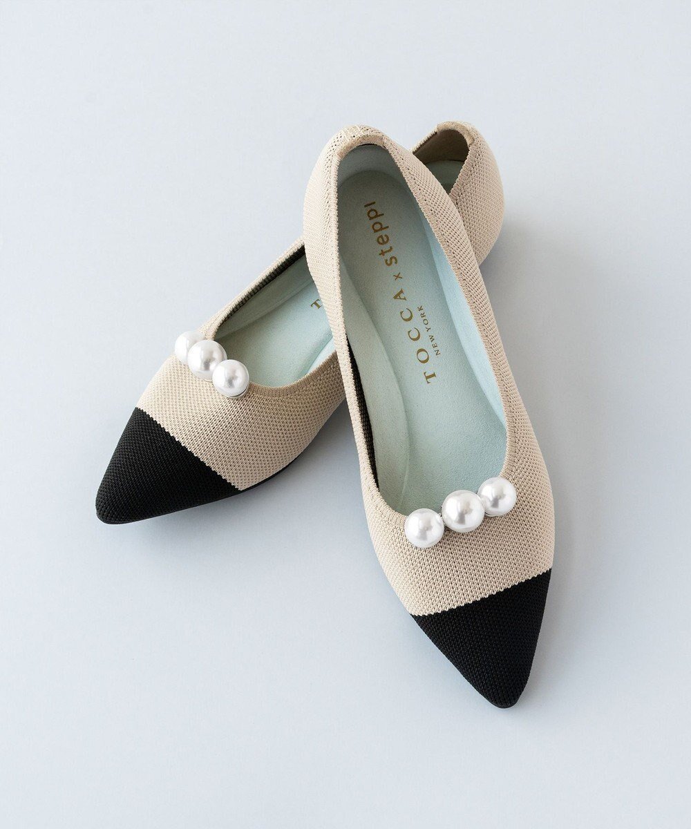 【トッカ/TOCCA】の【軽量・撥水・お洗濯可・選べるシュークリップ】steppi×TOCCA BICOLOR POINTED PUMPS パンプス インテリア・キッズ・メンズ・レディースファッション・服の通販 founy(ファニー) 　ファッション　Fashion　レディースファッション　WOMEN　洗える　Washable　クッション　Cushion　軽量　Lightweight　シューズ　Shoes　ソックス　Socks　雑誌　Magazine　ドレス　Dress　人気　Popularity　パール　Pearl　ビジュー　Bijou　フィット　Fit　別注　Special Order　リュクス　Luxe　おすすめ　Recommend　ベージュ×パール|ID: prp329100004467652 ipo3291000000031970580