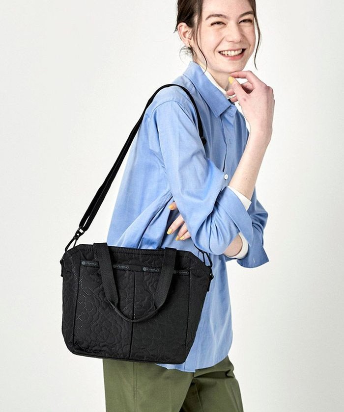 【レスポートサック/LeSportsac】のSMALL EVER TOTE/パフィーブロッサムズ インテリア・キッズ・メンズ・レディースファッション・服の通販 founy(ファニー) https://founy.com/ ファッション Fashion レディースファッション WOMEN バッグ Bag フラワー Flower ポケット Pocket ポーチ Pouch モチーフ Motif エレガント 上品 Elegant 人気 Popularity 手帳 Pocket Book |ID: prp329100004469124 ipo3291000000031988528