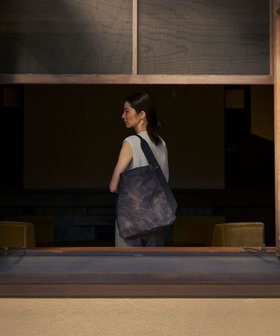 【ミヤビヤ/MIYABIYA】のLAQUOH マーブル墨流し ワンショルダーL 人気、トレンドファッション・服の通販 founy(ファニー) ファッション Fashion レディースファッション Fashion for Women コレクション Collection, Seasonal Line ショルダー Shoulder, Shoulder Strap プリント Print, Printed Pattern ポケット Pocket, Pocket Detail マグネット Magnet, Magnetic Closure マーブル Marble, Marble Pattern |ID:prp329100004470523