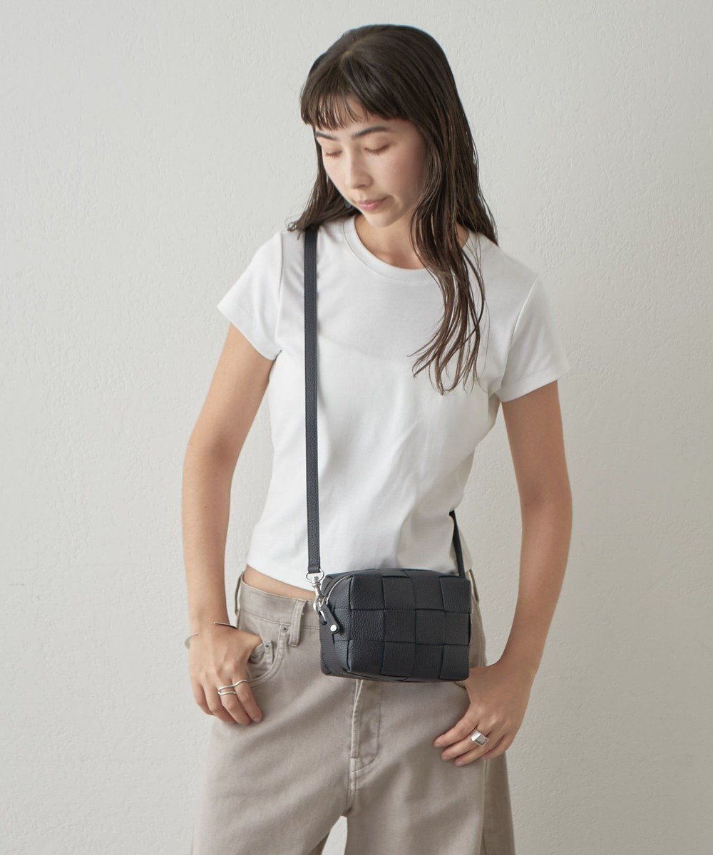 【イアクッチ/IACUCCI】のベルタ XXS CERVO インテリア・キッズ・メンズ・レディースファッション・服の通販 founy(ファニー) 　ファッション　Fashion　レディースファッション　WOMEN　アクセサリー　Accessories　コンパクト　Compact　ショルダー　Shoulder　スクエア　Square　トレンチ　Trench　人気　Popularity　フォルム　Form　メッシュ　Mesh　S/S・春夏　Ss・Spring/Summer　おすすめ　Recommend　夏　Summer　旅行　Travel　2025年　2025　2025春夏・S/S　Ss,Spring/Summer,2025　ネイビー|ID: prp329100004470606 ipo3291000000031824462
