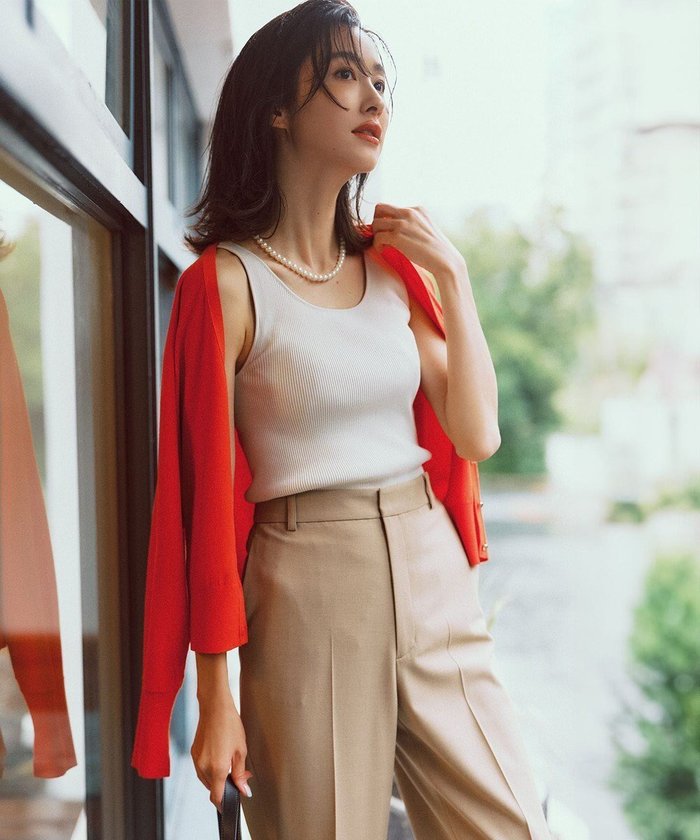 【23区/NIJYUSANKU】のオーガニック リブ タンクトップ インテリア・キッズ・メンズ・レディースファッション・服の通販 founy(ファニー) https://founy.com/ ファッション Fashion レディースファッション Fashion for Women トップス・カットソー Cut & Sew Tops 2023年 2023 2023春夏・S/S Spring/Summer 2023 SS23 インド Indian Textile インナー Innerwear オーガニック Organic Cotton シアー Sheer, See-Through センター Center, Center Line タンク Tank Top, Sleeveless Top バランス Balance, Style Balance レギュラー Regular, Standard Fit 夏 Summer 春 Spring S/S・春夏 SS, Spring/Summer, Warm Season |ID: prp329100004471001 ipo3291000000031440116