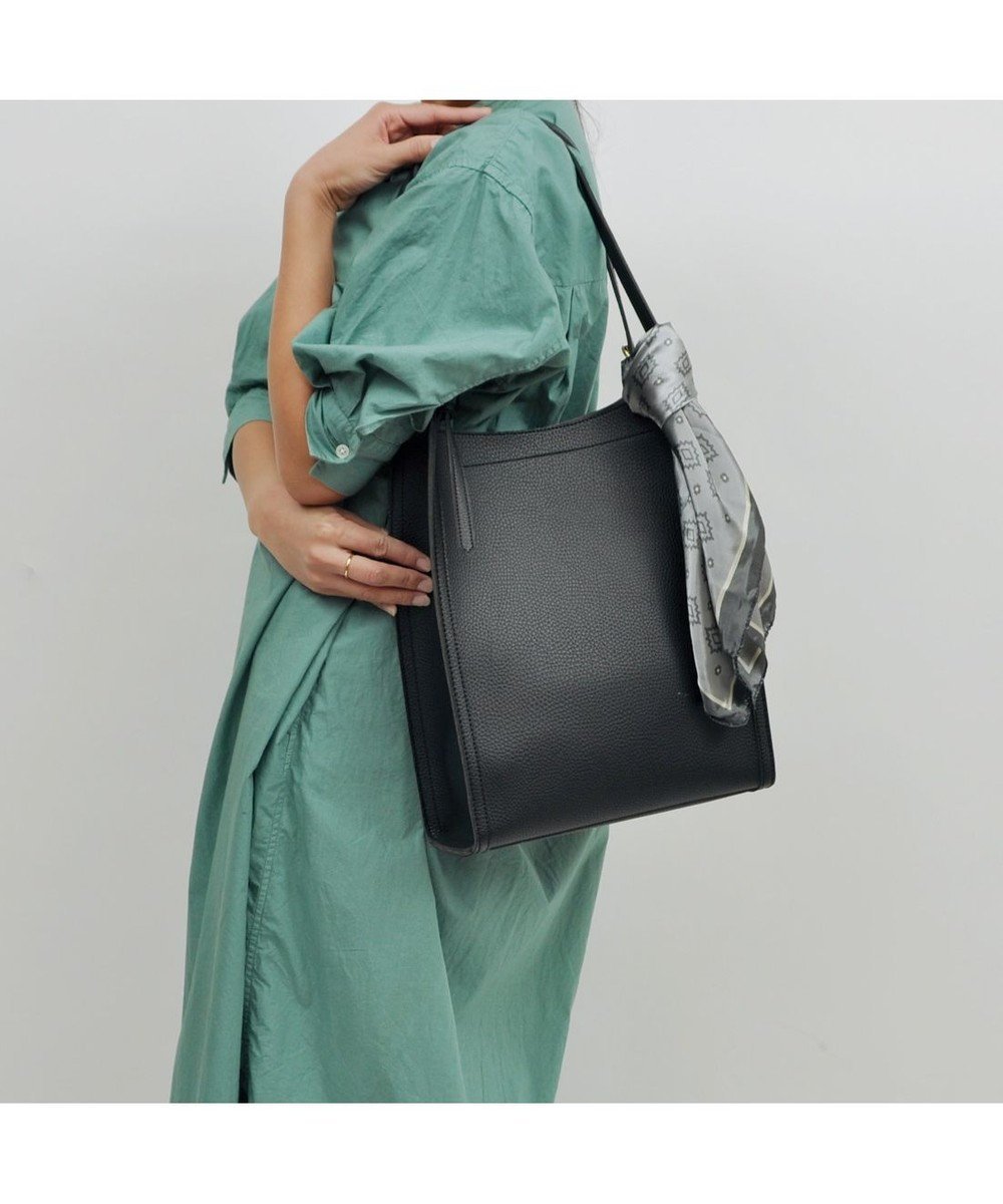 【アンビリオン/UNBILLION】のcachecache チェンジスカーフA4縦型トートバッグ 人気、トレンドファッション・服の通販 founy(ファニー) 　ファッション　Fashion　レディースファッション　WOMEN　バッグ　Bag　カラフル　Colorful　スカーフ　Scarf　ハンド　Hand　プリント　Print　ミックス　Mix　モチーフ　Motif　再入荷　Restock/Back In Stock/Re Arrival　 other-1|ID: prp329100004471378 ipo3291000000031951497