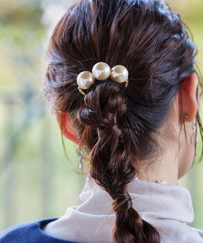【ティアクラッセ/Tiaclasse】の3粒パールヘアゴム インテリア・キッズ・メンズ・レディースファッション・服の通販 founy(ファニー) https://founy.com/ ファッション Fashion レディースファッション WOMEN シュシュ / ヘアアクセ Hair Accessories アクセサリー Accessories カーディガン Cardigan シンプル Simple チュニック Tunic パール Pearl ヘアアクセ Hair Accessories エレガント 上品 Elegant 再入荷 Restock/Back In Stock/Re Arrival NEW・新作・新着・新入荷 New Arrivals 結婚式 Wedding Ceremony |ID: prp329100004471938 ipo3291000000031930629