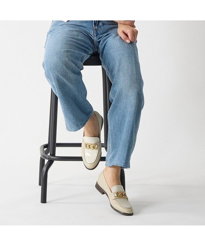 【イング/ing】のing チェーンモチーフローファー インテリア・キッズ・メンズ・レディースファッション・服の通販 founy(ファニー) https://founy.com/ ファッション Fashion レディースファッション WOMEN クラシック Classic シューズ Shoes ショート Short チェーン Chain トレンド Trend ドレス Dress 定番 Standard バランス Balance フィット Fit ベーシック Basic モダン Modern 再入荷 Restock/Back In Stock/Re Arrival おすすめ Recommend エレガント 上品 Elegant ビジネス 仕事 通勤 Business |ID: prp329100004472261 ipo3291000000031986016