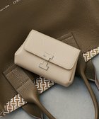 【イアクッチ/IACUCCI】のアバ ウォレット CERVO 人気、トレンドファッション・服の通販 founy(ファニー) ファッション Fashion レディースファッション Fashion for Women ミニ財布・二つ折り財布 Wallets & Card Cases アクセサリー Fashion Accessories イエロー Yellow ウォレット Wallet 春 Spring コイン Coin, Coin Design コレクション Collection, Seasonal Line シルバー Silver, Metallic Silver 財布 Wallet, Purse トレンド Trend, Trending Now 人気 Popular, Best Seller フォルム Silhouette, Form ポケット Pocket, Pocket Detail メタル Metal, Metal Parts リップ Lip, Lip Motif A/W・秋冬 Autumn/Winter S/S・春夏 SS, Spring/Summer, Warm Season おすすめ Recommended / Our Picks 夏 Summer ギフト プレゼント Gift / Present 2025年 2025 2025-2026秋冬・A/W Autumn/Winter 2025–26 AW25–26 thumbnail ピンクベージュ|ID: prp329100004472879 ipo3291000000034746548