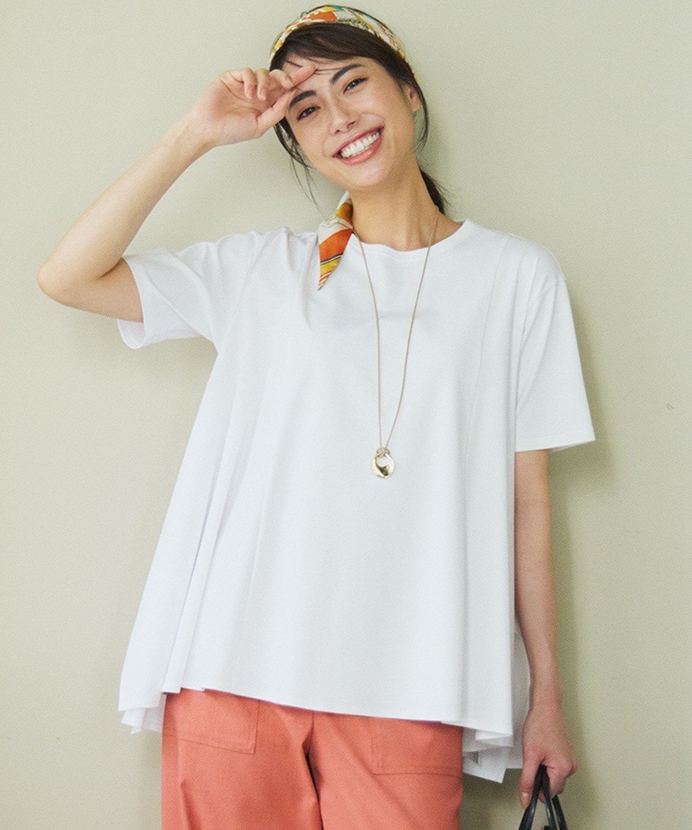 【23区/NIJYUSANKU】の【GLOW6月号掲載/汗じみ防止】スムースデザイン フレア Tシャツ インテリア・キッズ・メンズ・レディースファッション・服の通販 founy(ファニー) 　雑誌掲載アイテム　Magazine Picks & Fashion Features　ファッション雑誌　Fashion Magazines　グロー　GLOW　ファッション　Fashion　レディースファッション　Fashion for Women　トップス・カットソー　Cut & Sew Tops　シャツ・ブラウス・オフィスカジュアル　Elegant Blouses & Button-Ups　ロングTシャツ・Tシャツ　Longline T-Shirts & Tees　カットソー・ベーシックTシャツ　Cut-and-Sewn Tops / Stretch Tees & Basics　イレギュラー　Irregular Design　春　Spring　カットソー　Cut and Sewn Top　吸水　Absorbent, Quick-Dry　ストレート　Straight, Straight Cut　スリーブ　Sleeve, Long Sleeve / Short Sleeve　雑誌　Magazine, Fashion Magazine　フレア　Flare, Flared　フレンチ　French, French Style　ボトム　Bottoms, Lower Wear　6月号　June Issue, Jun. Edition　ワンポイント　One Point, Statement Accent　S/S・春夏　SS, Spring/Summer, Warm Season　夏　Summer　2025年　2025　2025春夏・S/S　Spring/Summer 2025 SS25　ホワイト系|ID: prp329100004473841 ipo3291000000032758060