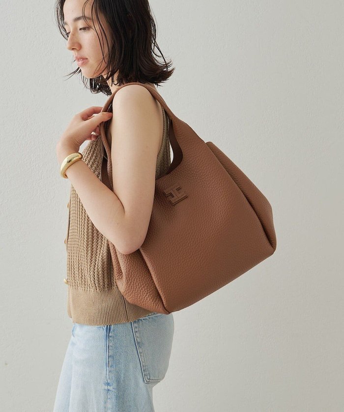 【イアクッチ/IACUCCI】のボルゴ ALCE インテリア・キッズ・メンズ・レディースファッション・服の通販 founy(ファニー) https://founy.com/ ファッション Fashion レディースファッション Ladies' Fashion Online バッグ Bag エレガント 上品 Elegant ショルダー Shoulder シンプル Simple フォルム Form フロント Front ポケット Pocket マグネット Magnet ワイド Wide ワンポイント One Point ビジネス 仕事 通勤 Business 2025年 2025 2025春夏・S/S Ss,Spring/Summer,2025 |ID: prp329100004475301 ipo3291000000032476344
